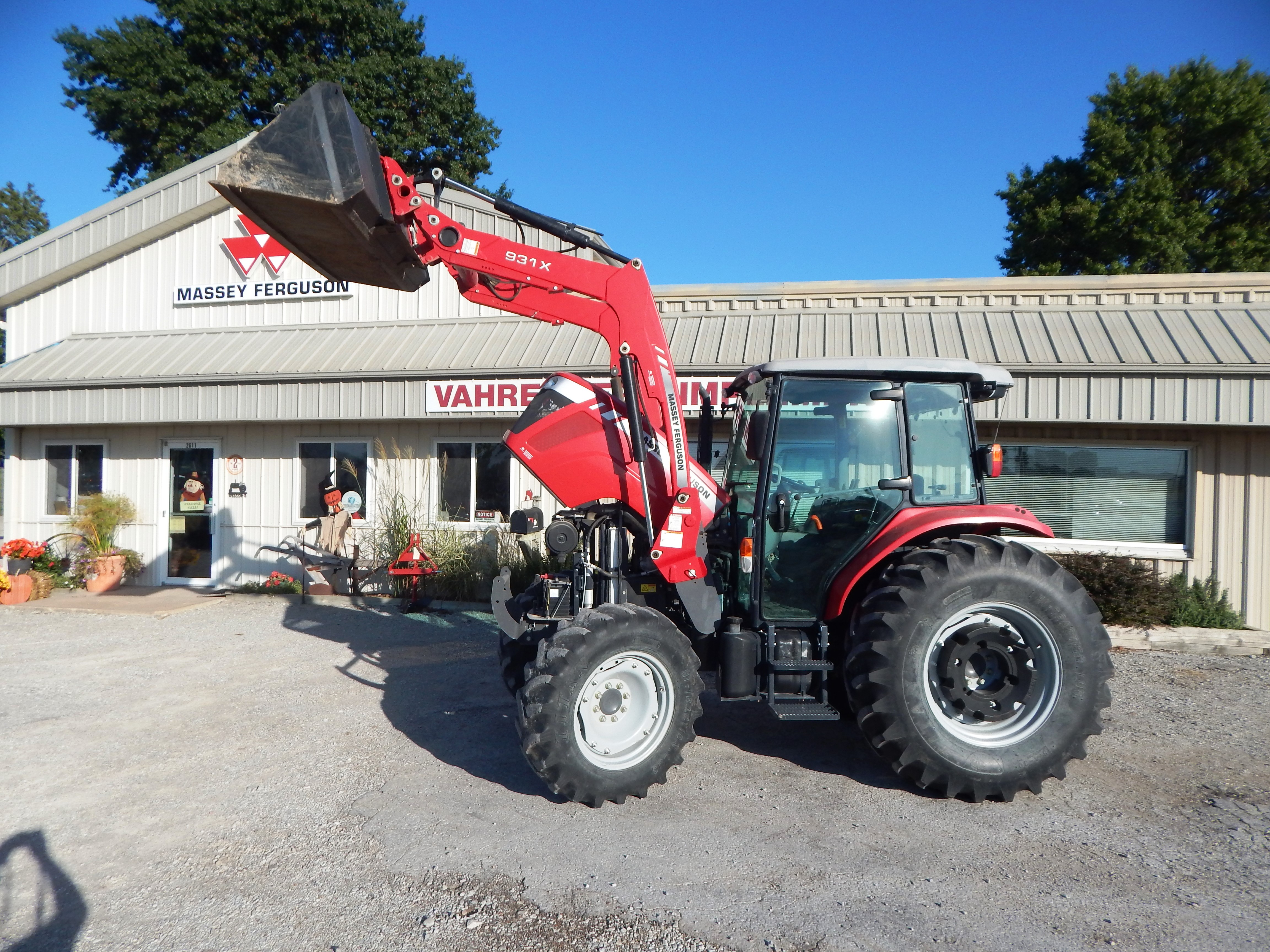 2014 Massey Ferguson 4610 Tractor