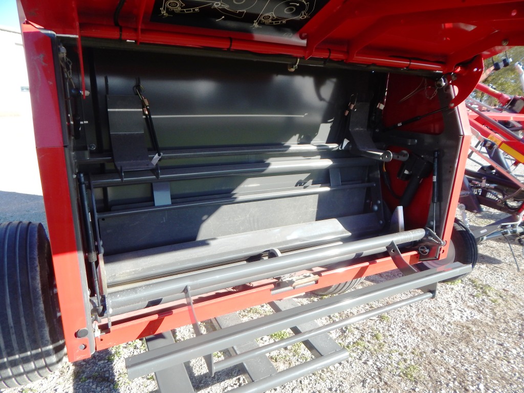2024 Massey Ferguson 1745D Baler/Round