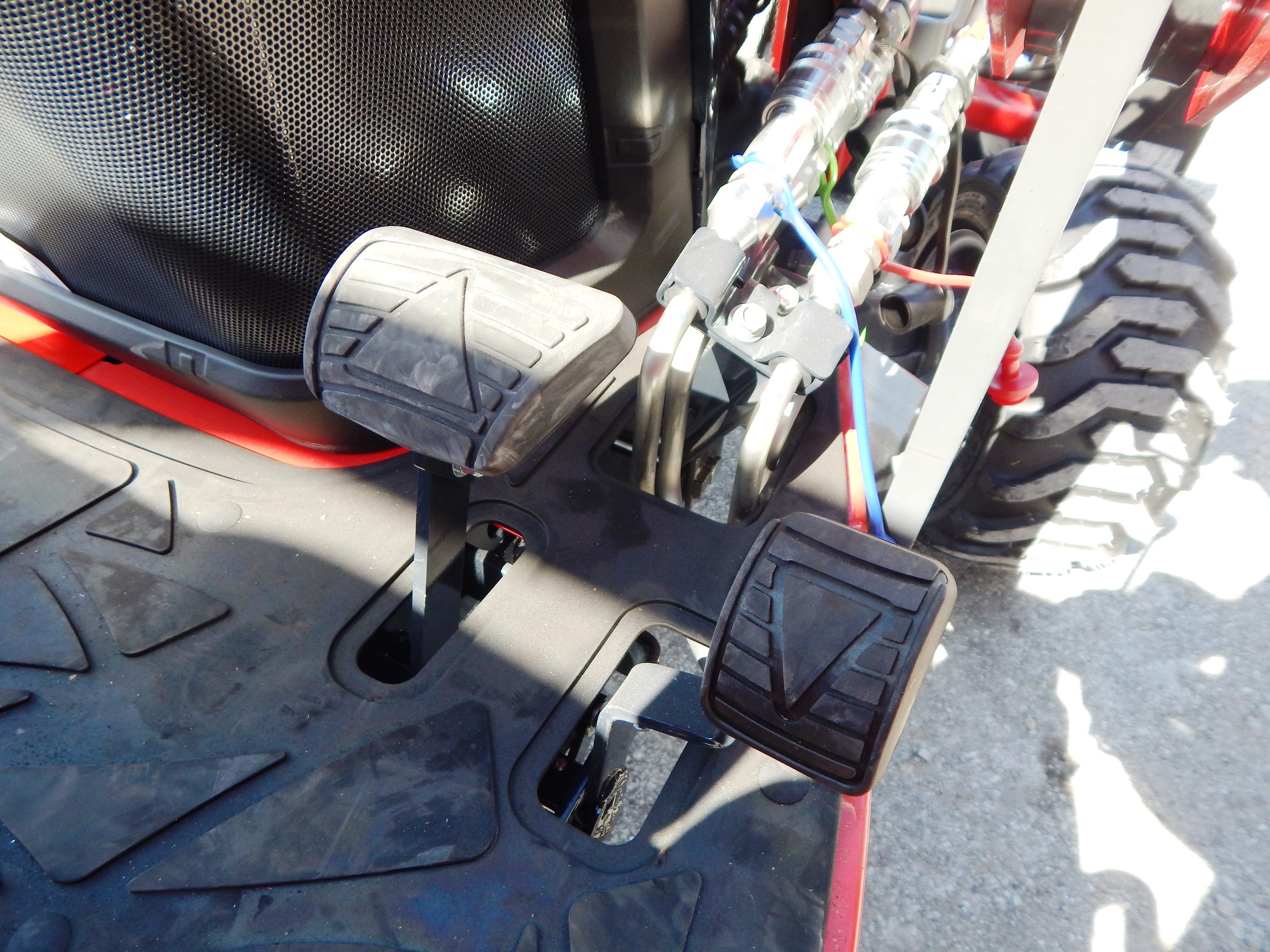 2025 Massey Ferguson 1GC.25 Hydro Tractor