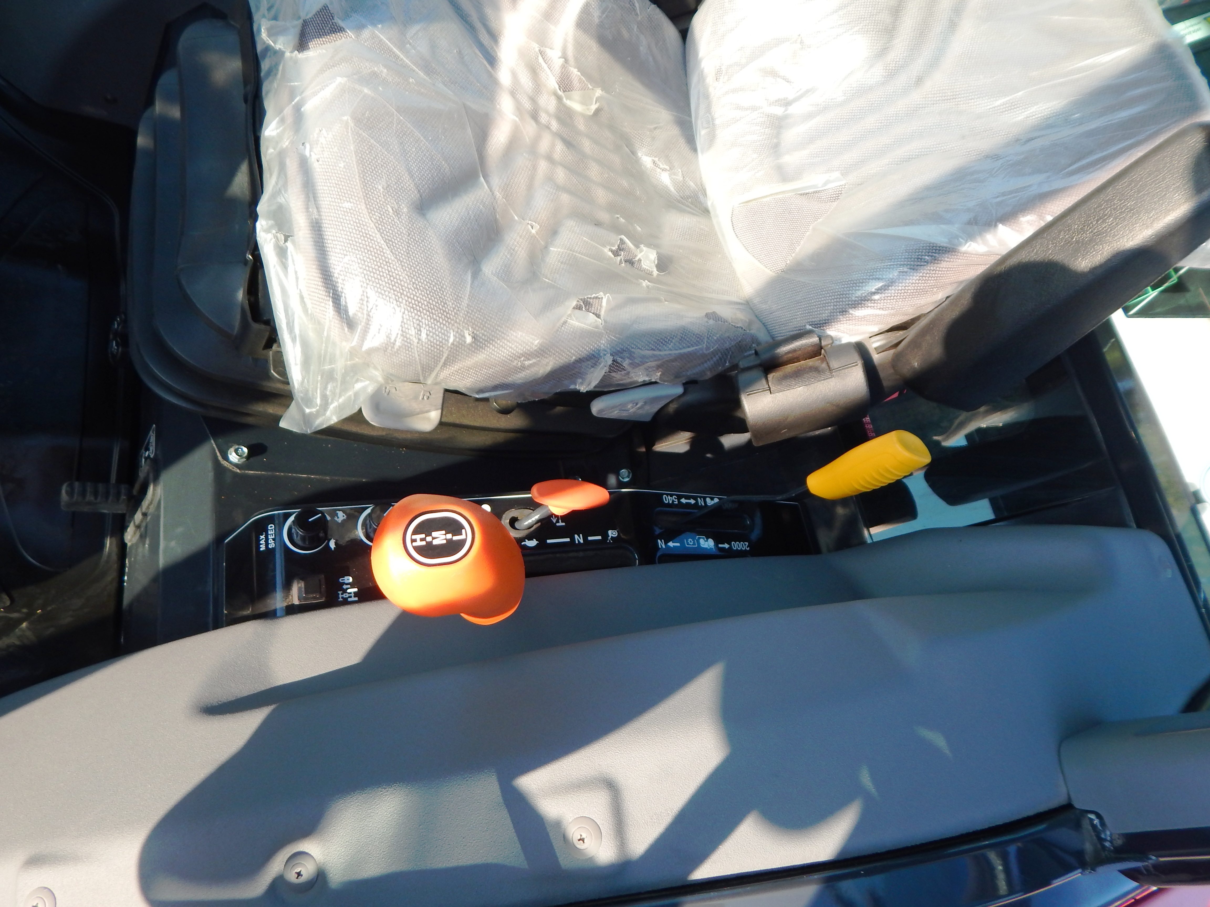 2023 Massey Ferguson 1840M eHydro Deluxe Cab Tractor