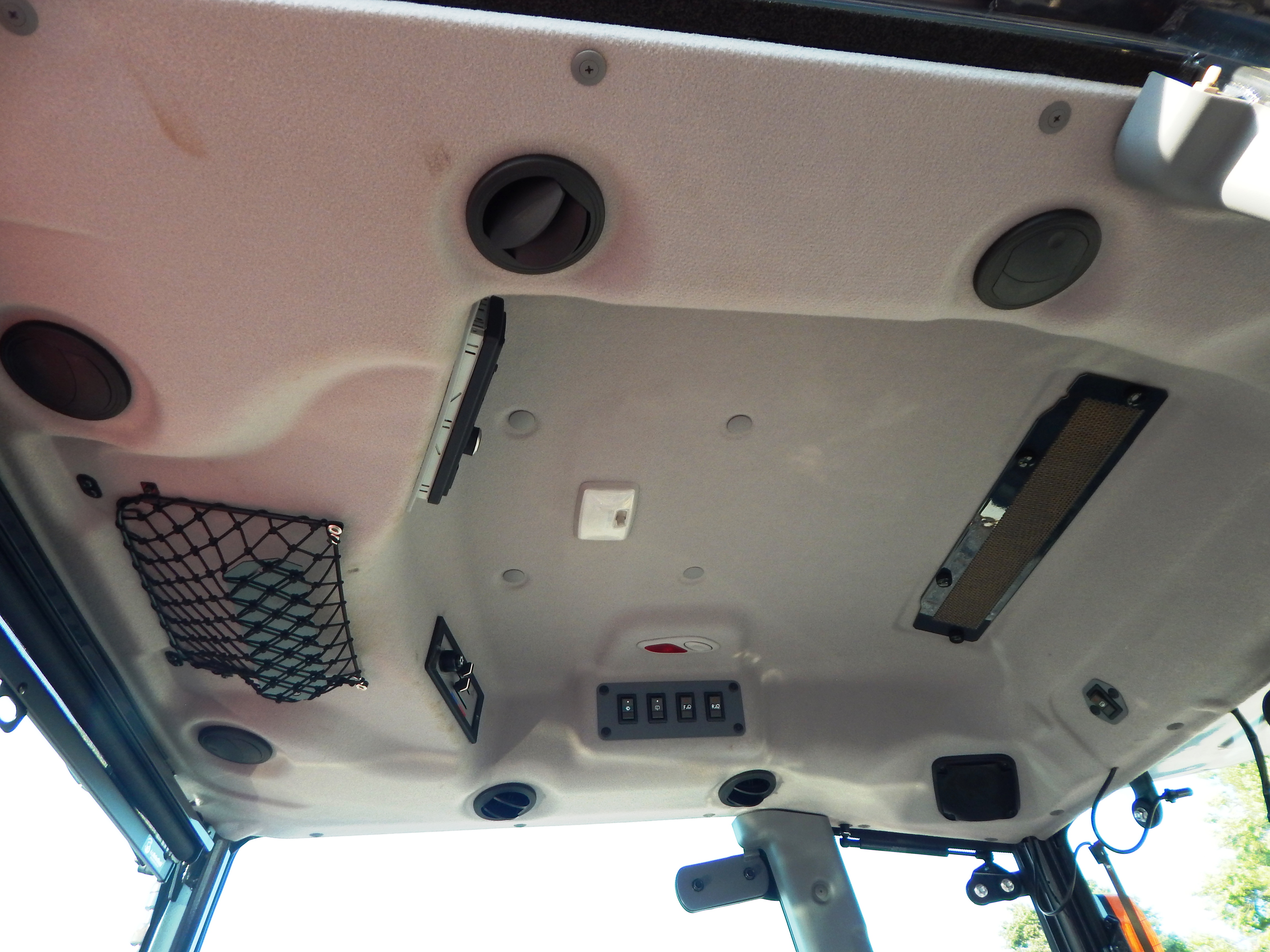 2023 Massey Ferguson 1840M eHydro Deluxe Cab Tractor