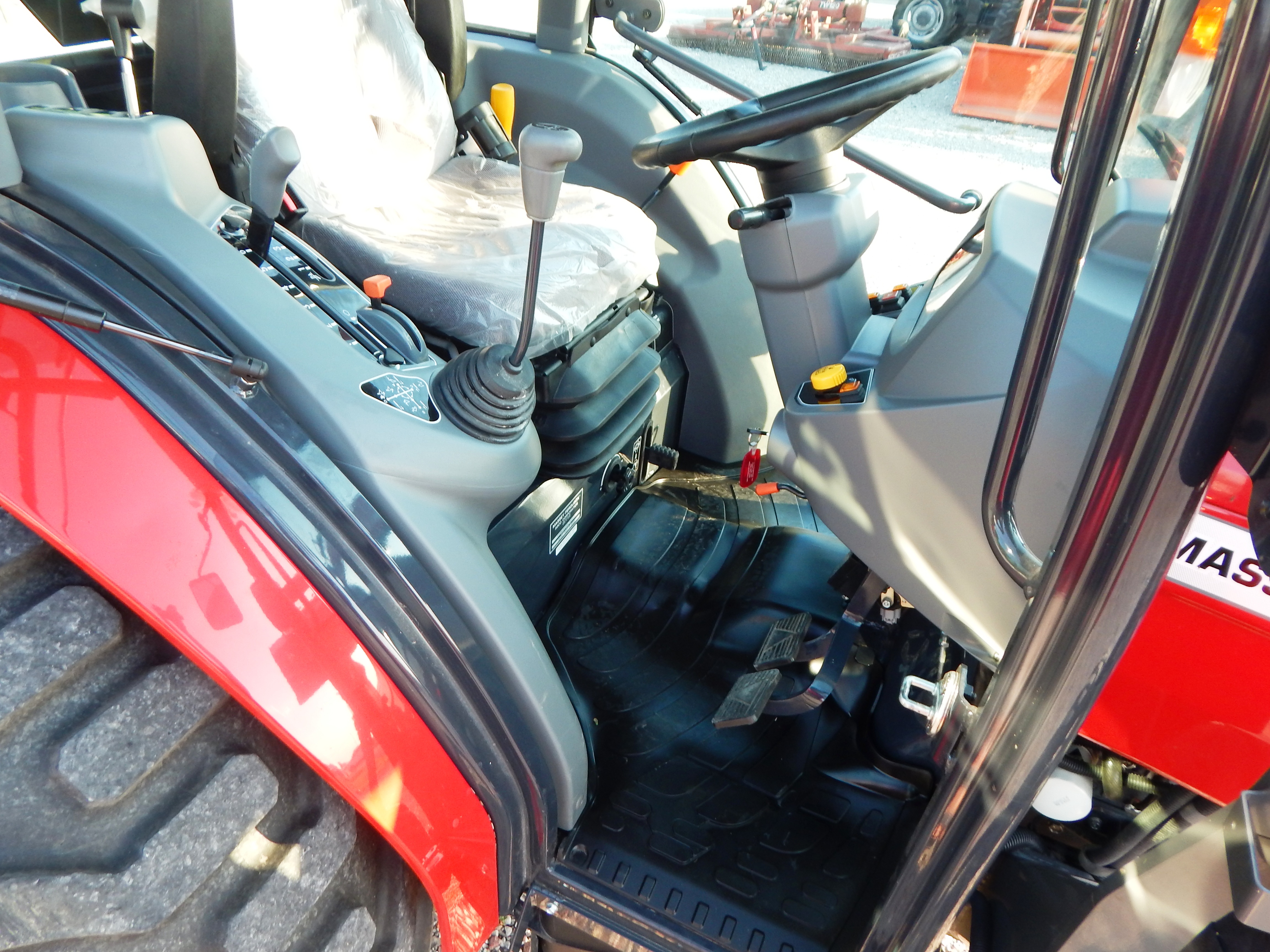 2023 Massey Ferguson 1840M eHydro Deluxe Cab Tractor