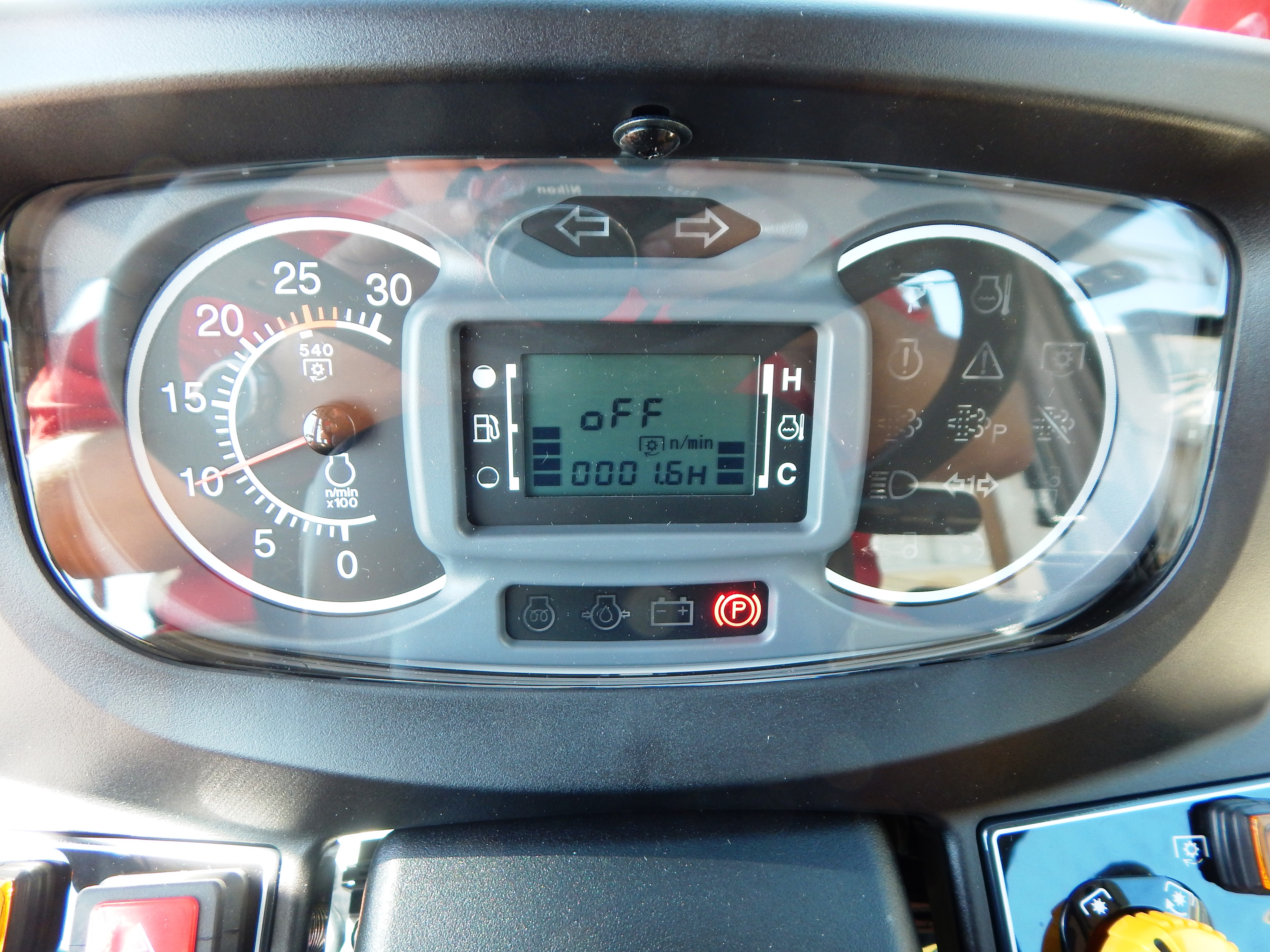 2025 Massey Ferguson 1M.40 eHydro Deluxe Cab Tractor