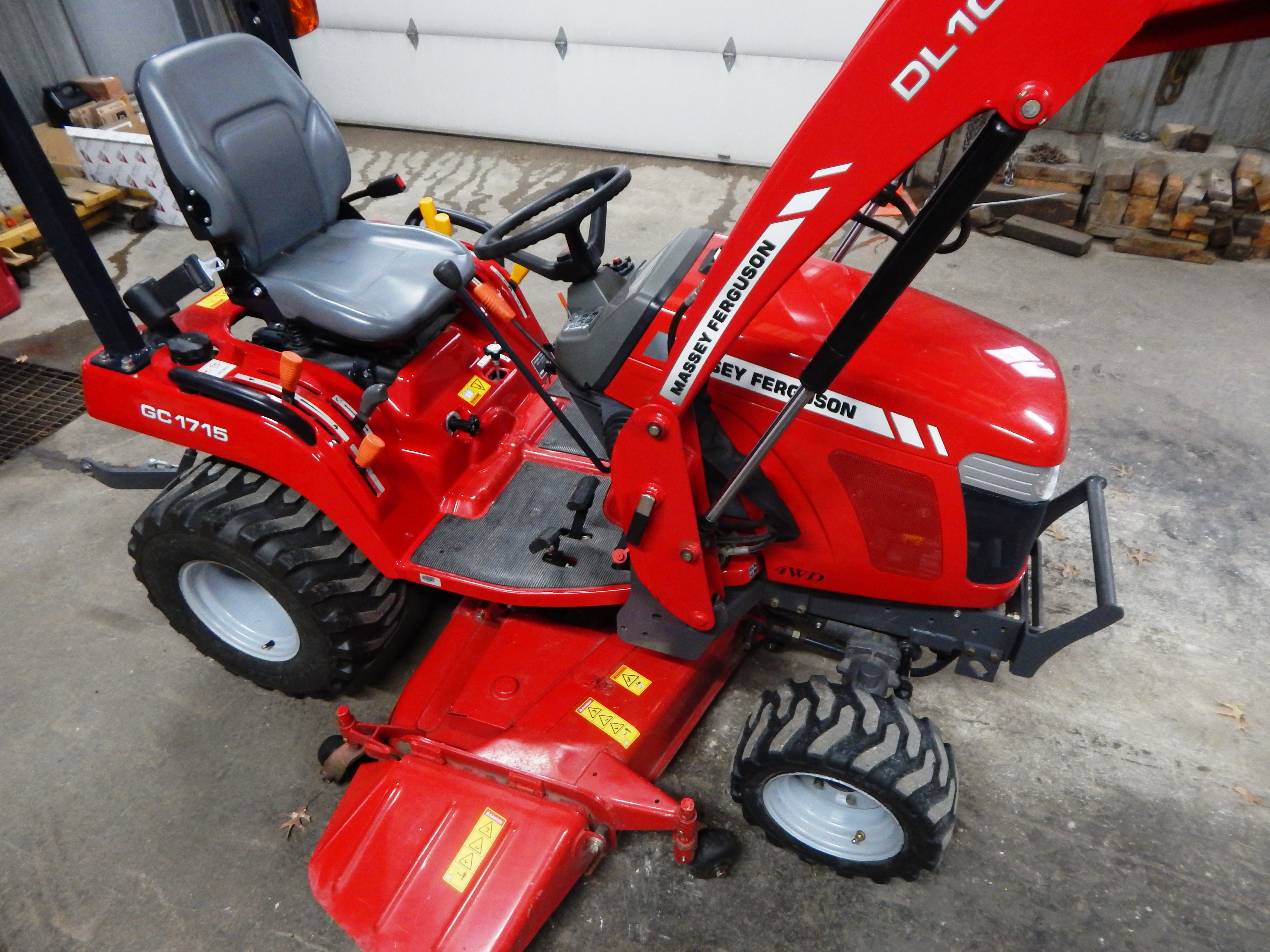 2012 Massey Ferguson GC1715 Tractor