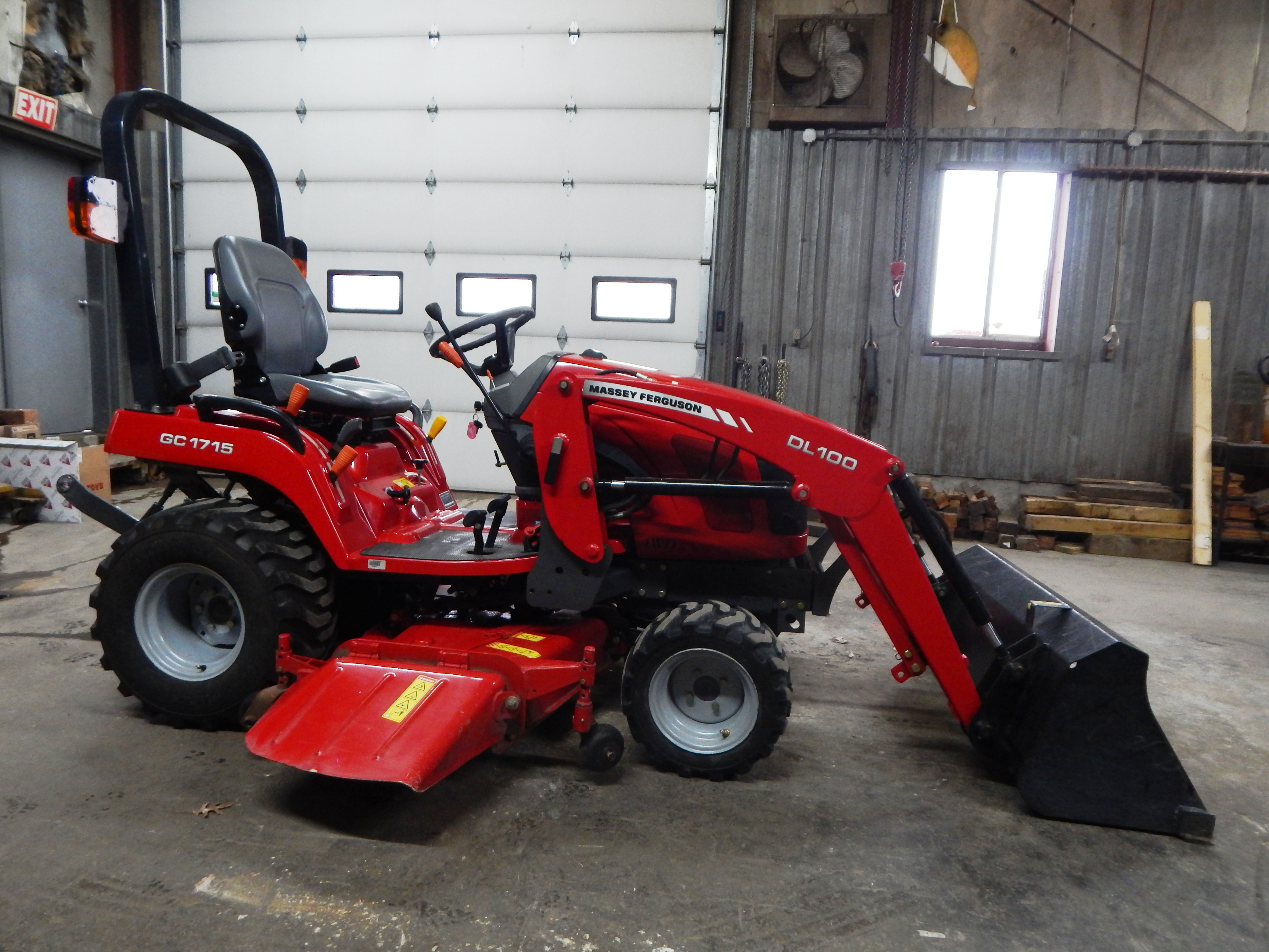 2012 Massey Ferguson GC1715 Tractor