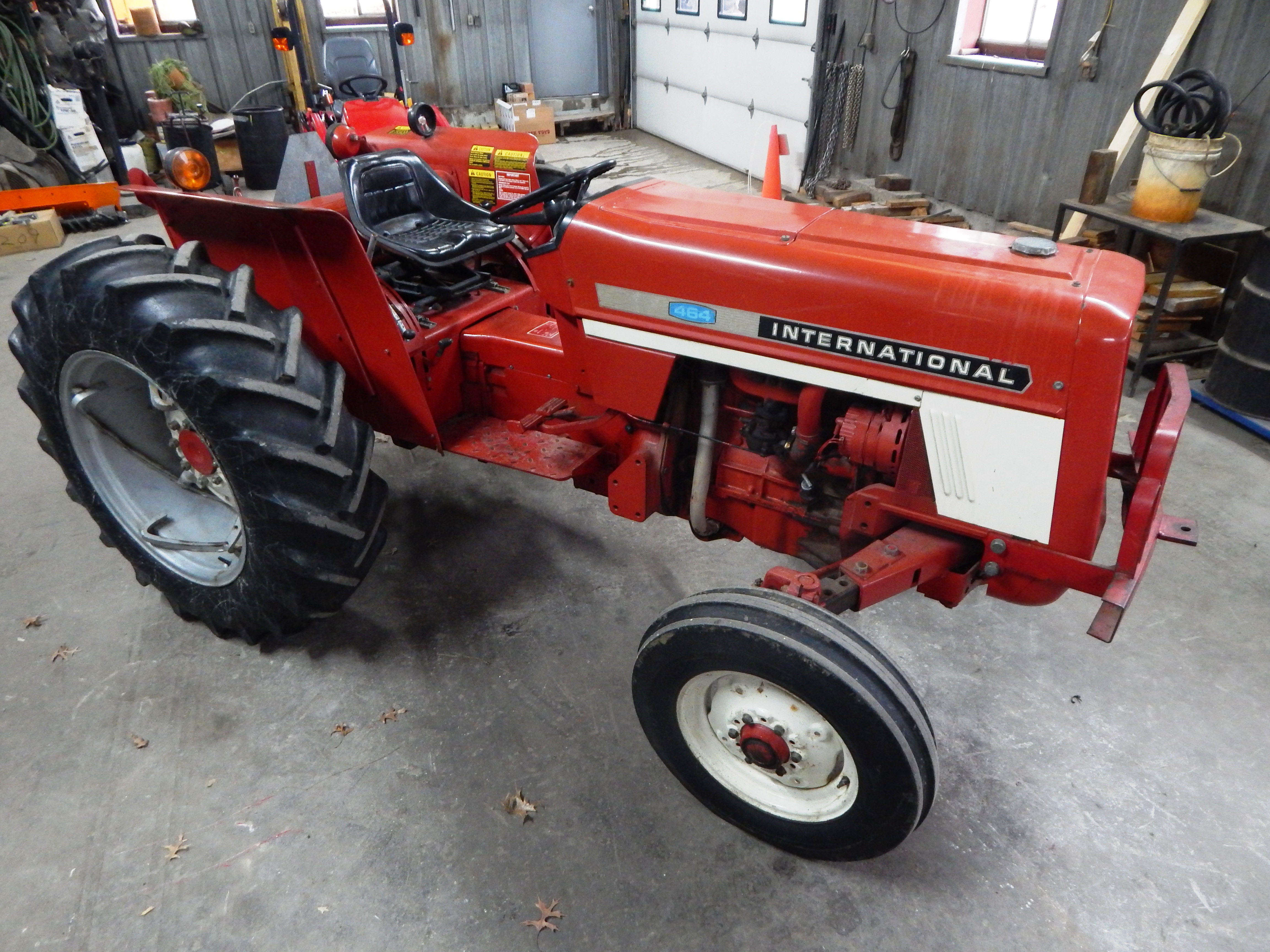 1977 International 464 Tractor