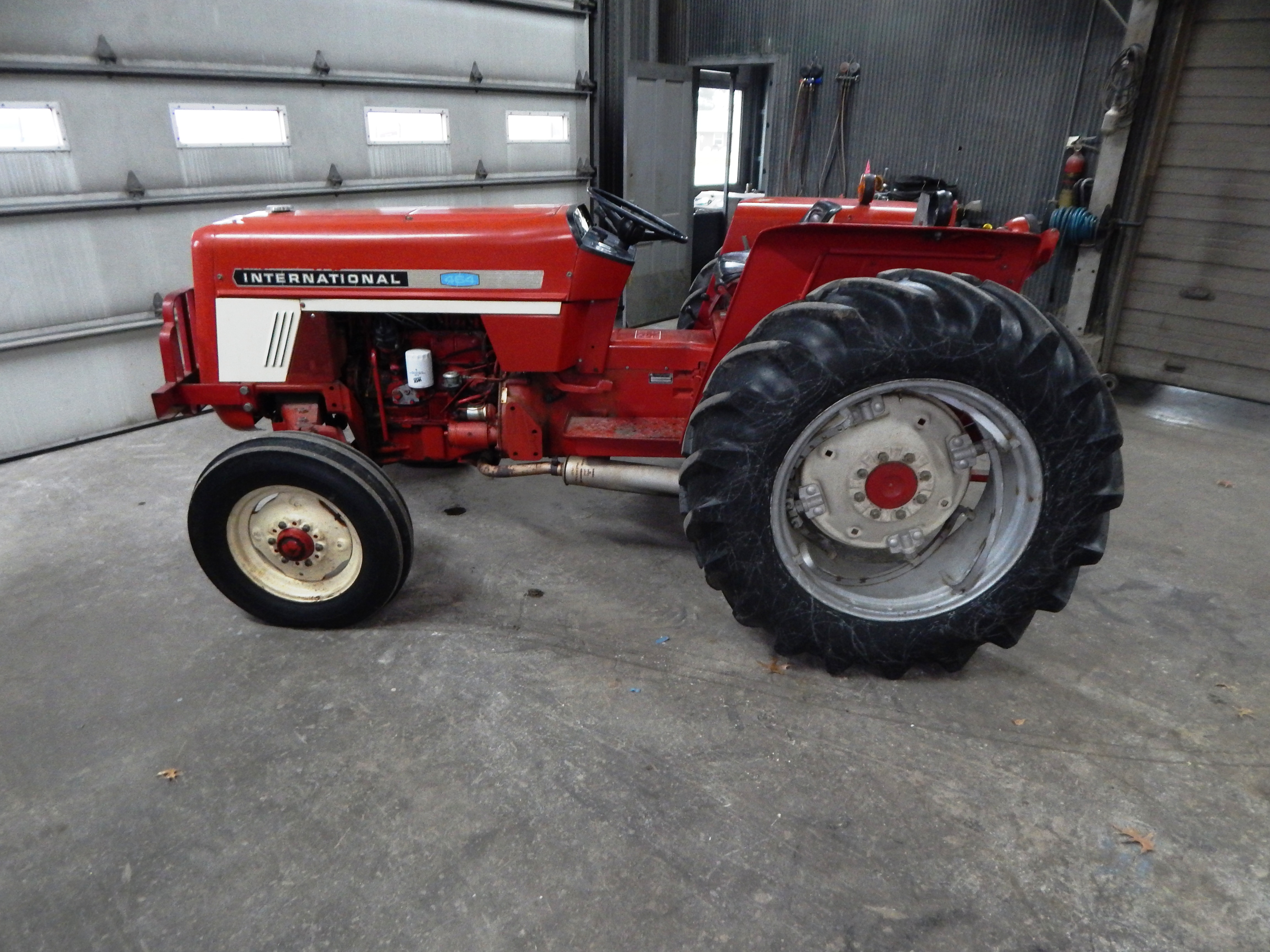 1977 International 464 Tractor
