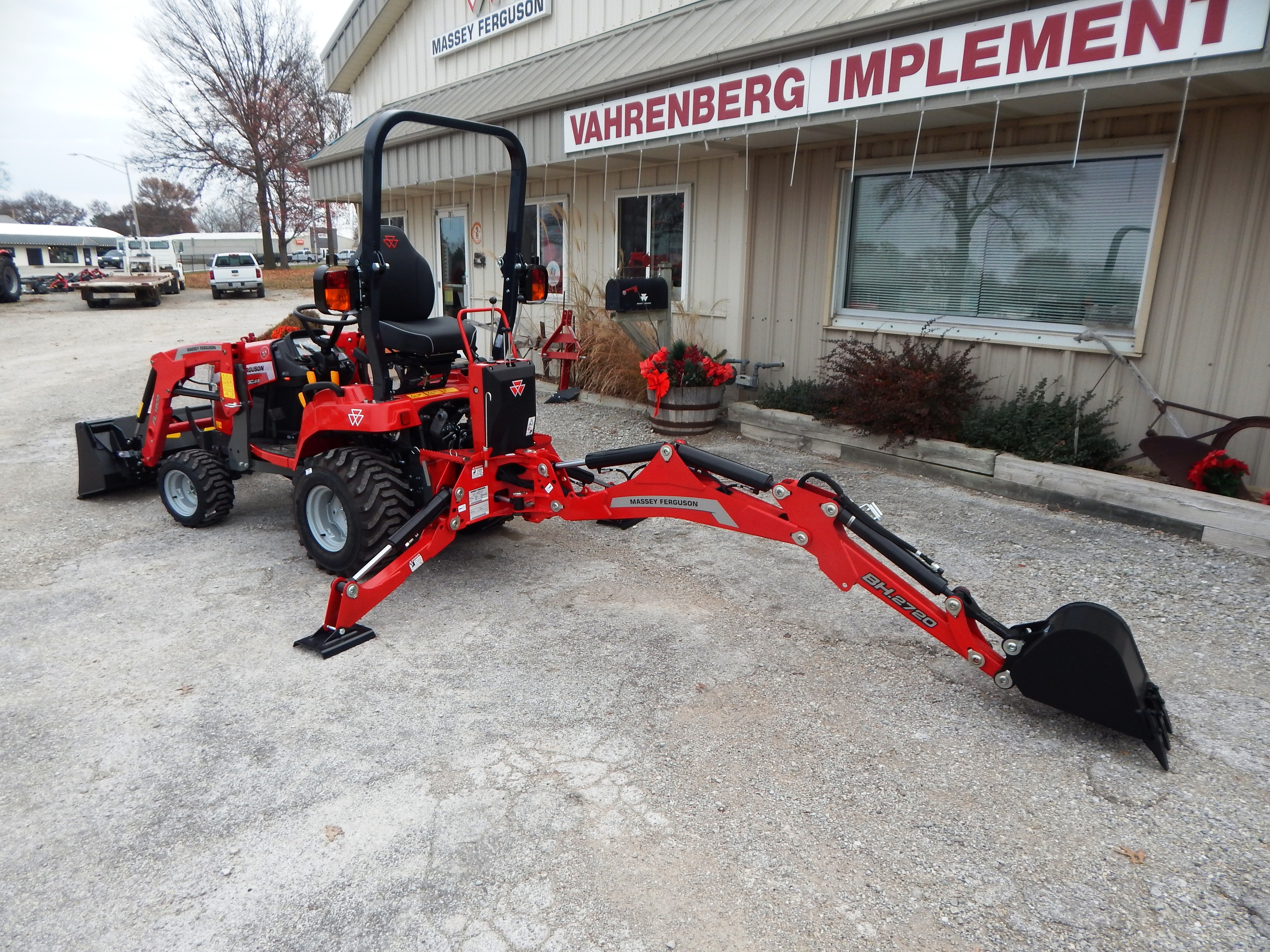 2025 Massey Ferguson 1GC.23B Tractor