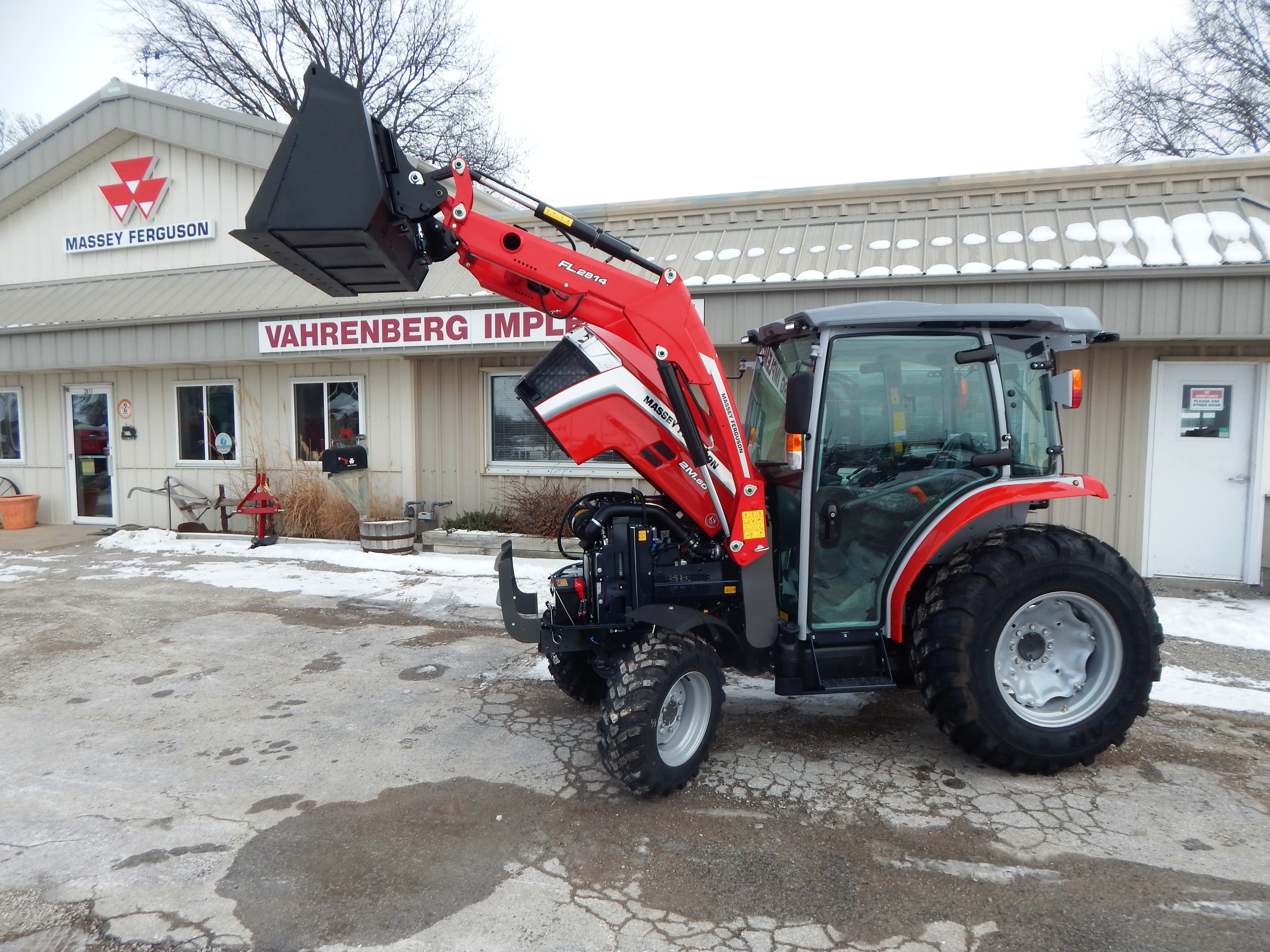 2026 Massey Ferguson 2M.60 eHydro Deluxe Cab Tractor