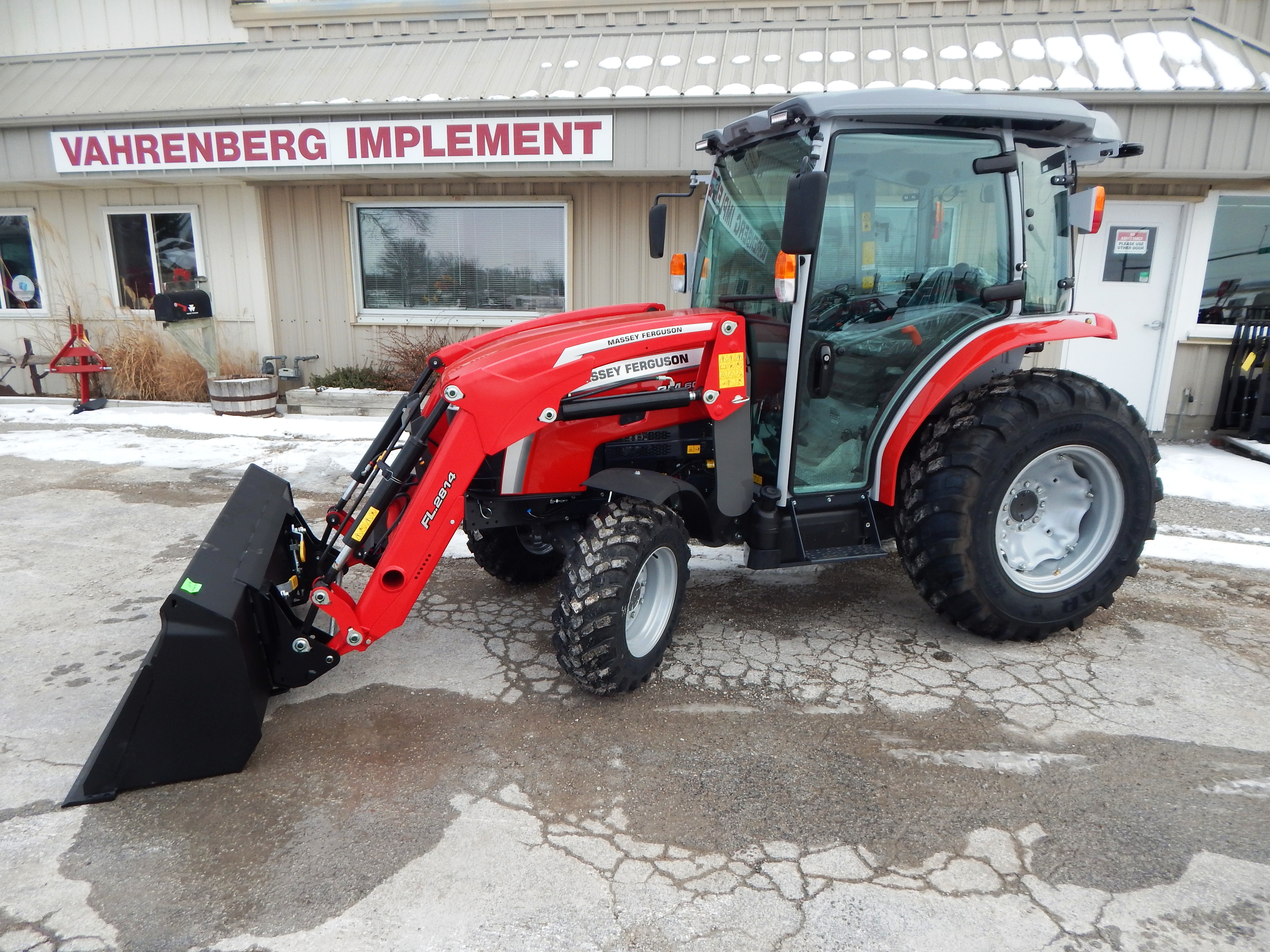 2026 Massey Ferguson 2M.60 eHydro Deluxe Cab Tractor