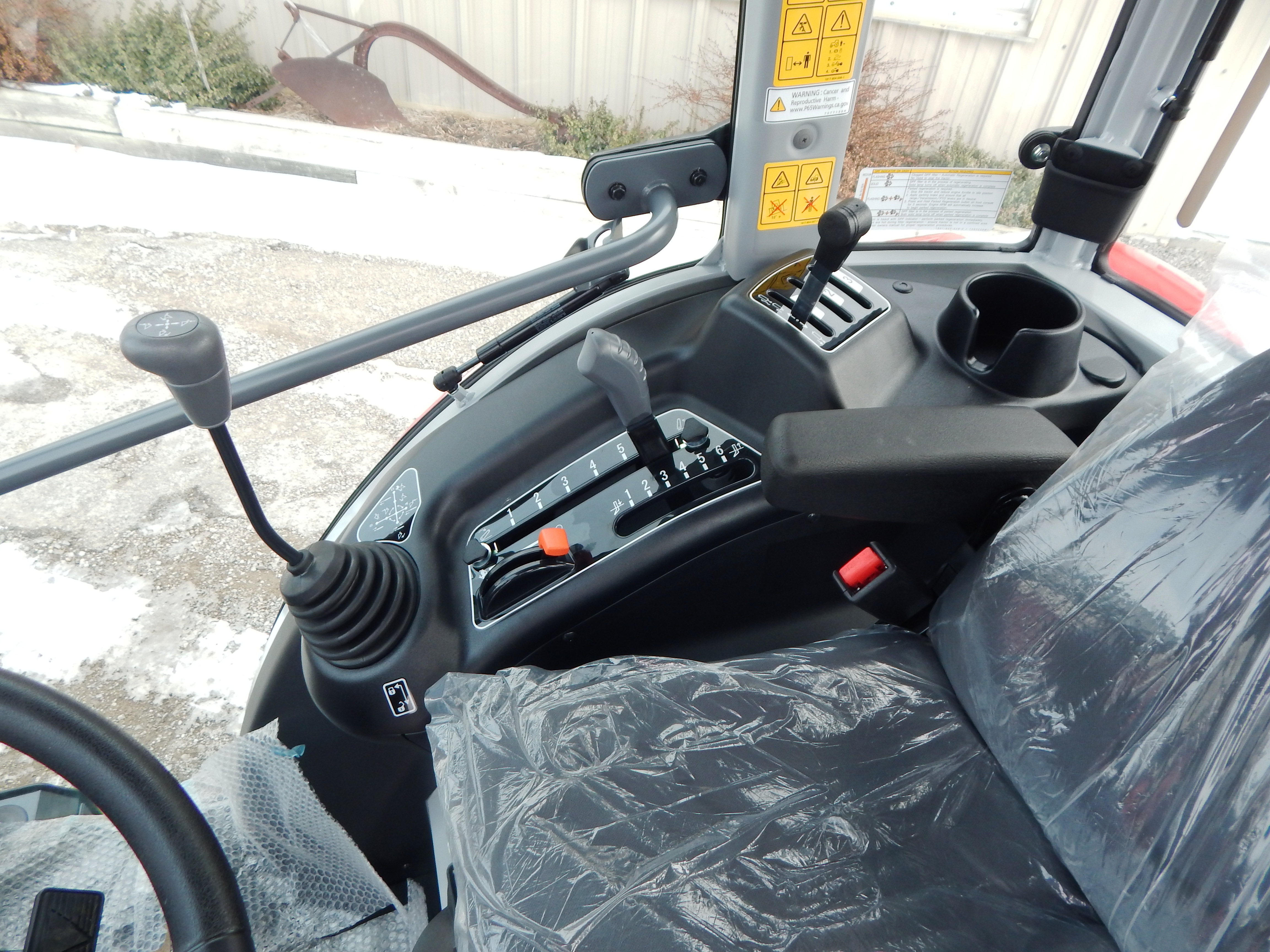 2026 Massey Ferguson 2M.60 eHydro Deluxe Cab Tractor