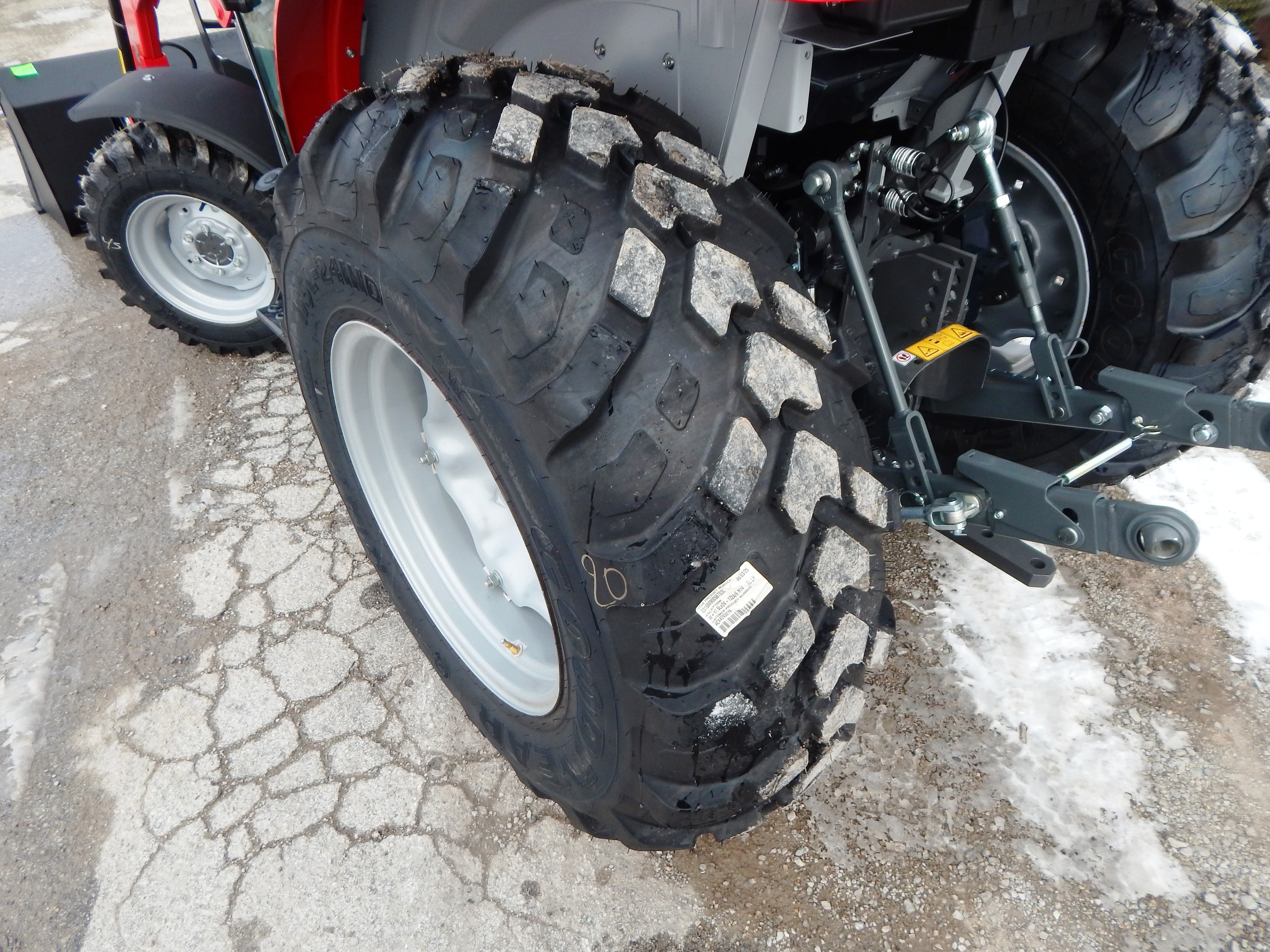 2026 Massey Ferguson 2M.60 eHydro Deluxe Cab Tractor
