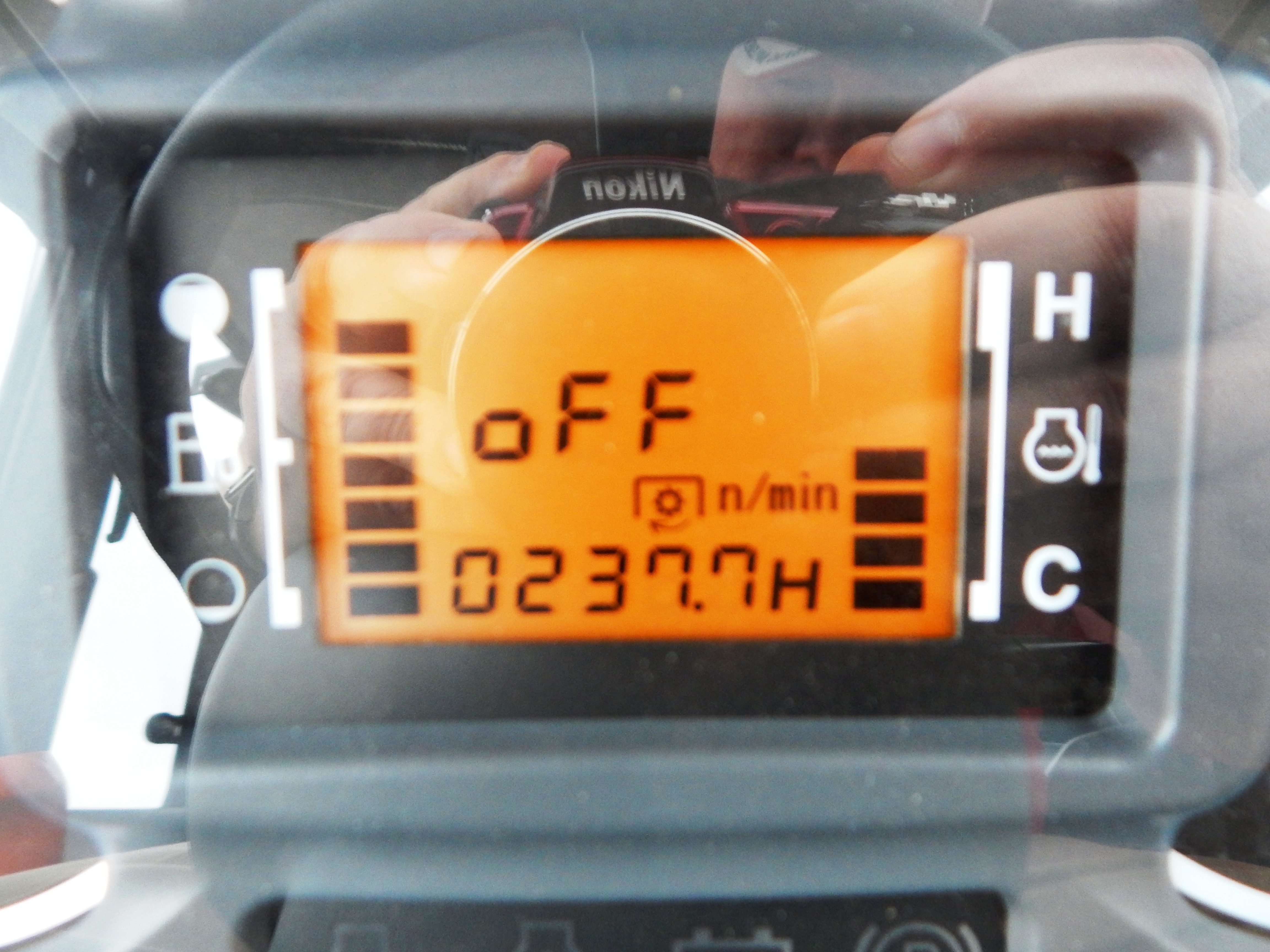 2022 Massey Ferguson 2860M eHydro Deluxe Cab Tractor