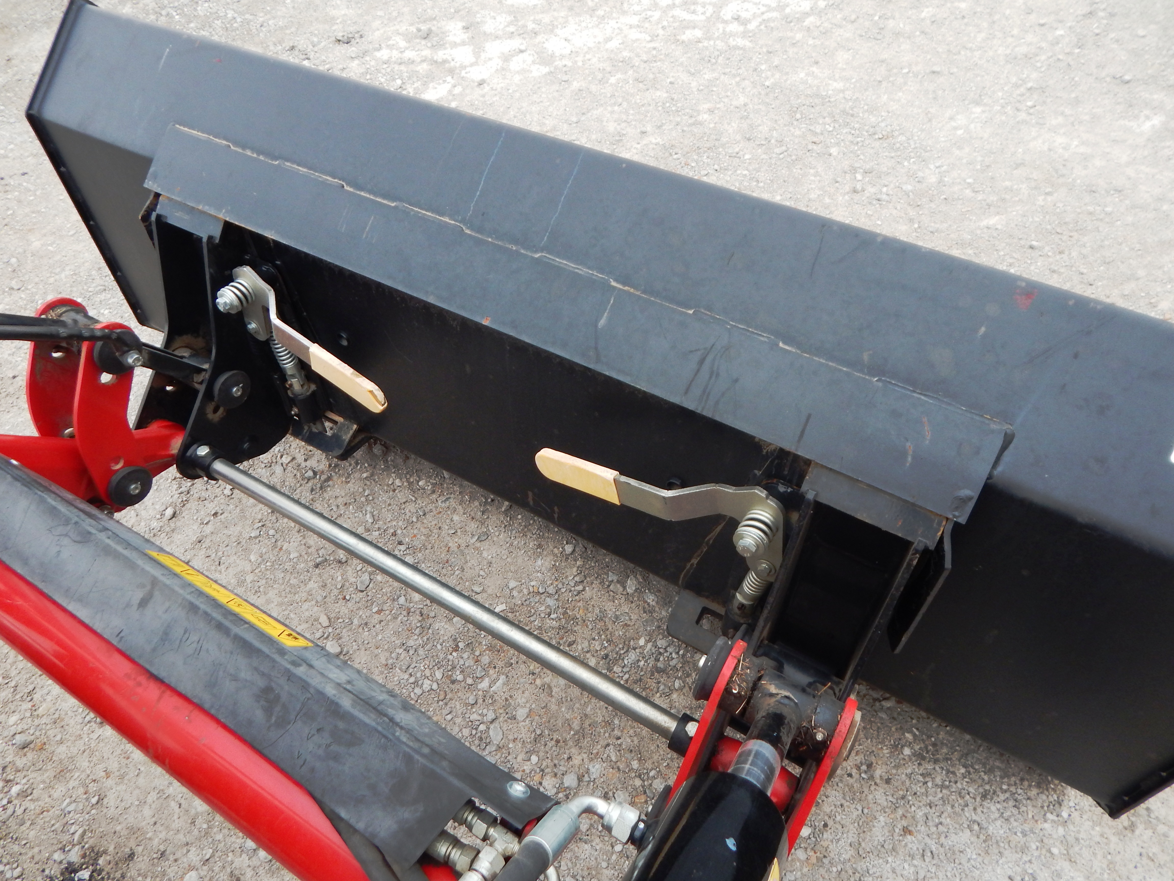 2022 Massey Ferguson 2860M eHydro Deluxe Cab Tractor