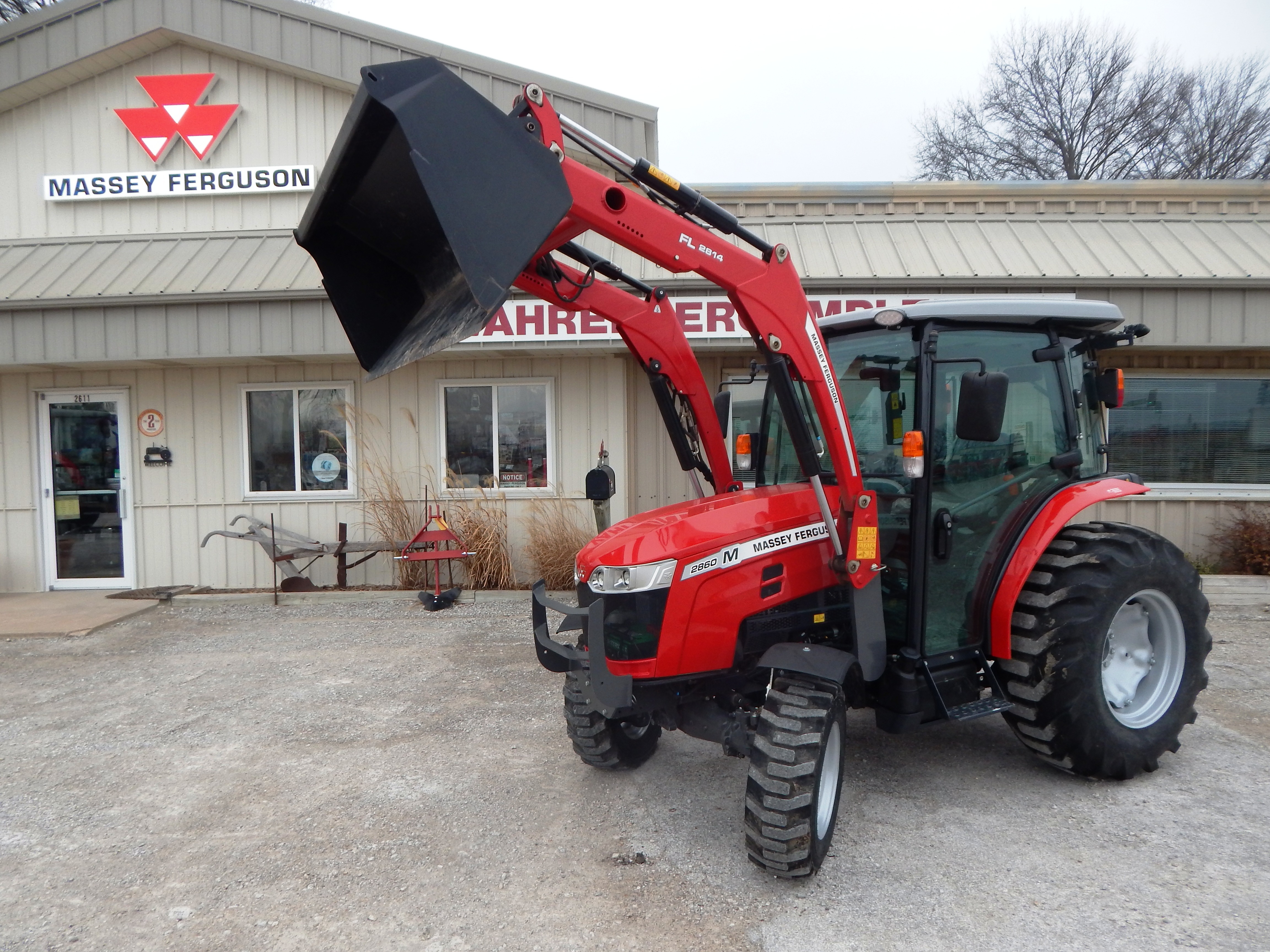 2022 Massey Ferguson 2860M eHydro Deluxe Cab Tractor
