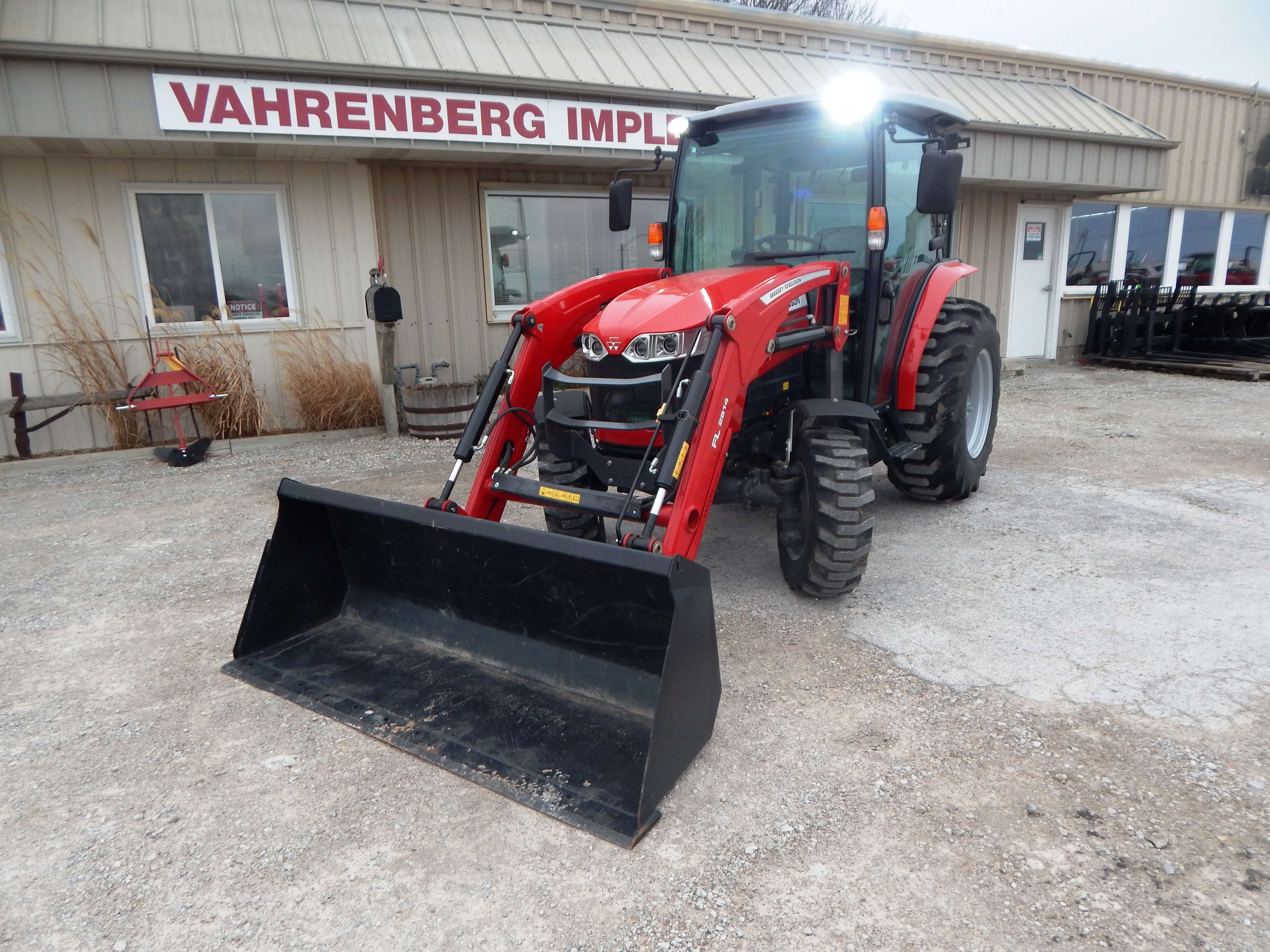 2022 Massey Ferguson 2860M eHydro Deluxe Cab Tractor