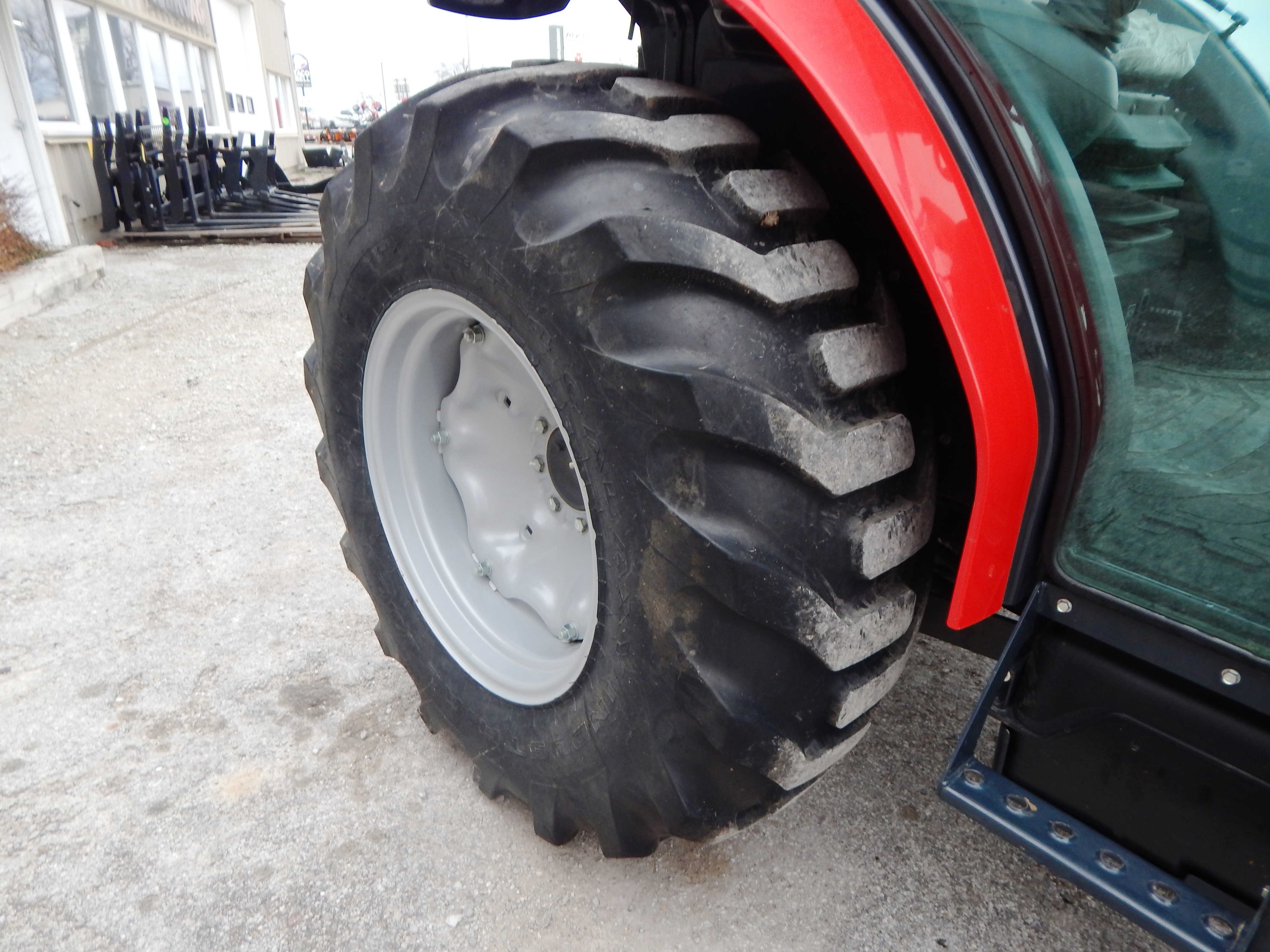 2022 Massey Ferguson 2860M eHydro Deluxe Cab Tractor