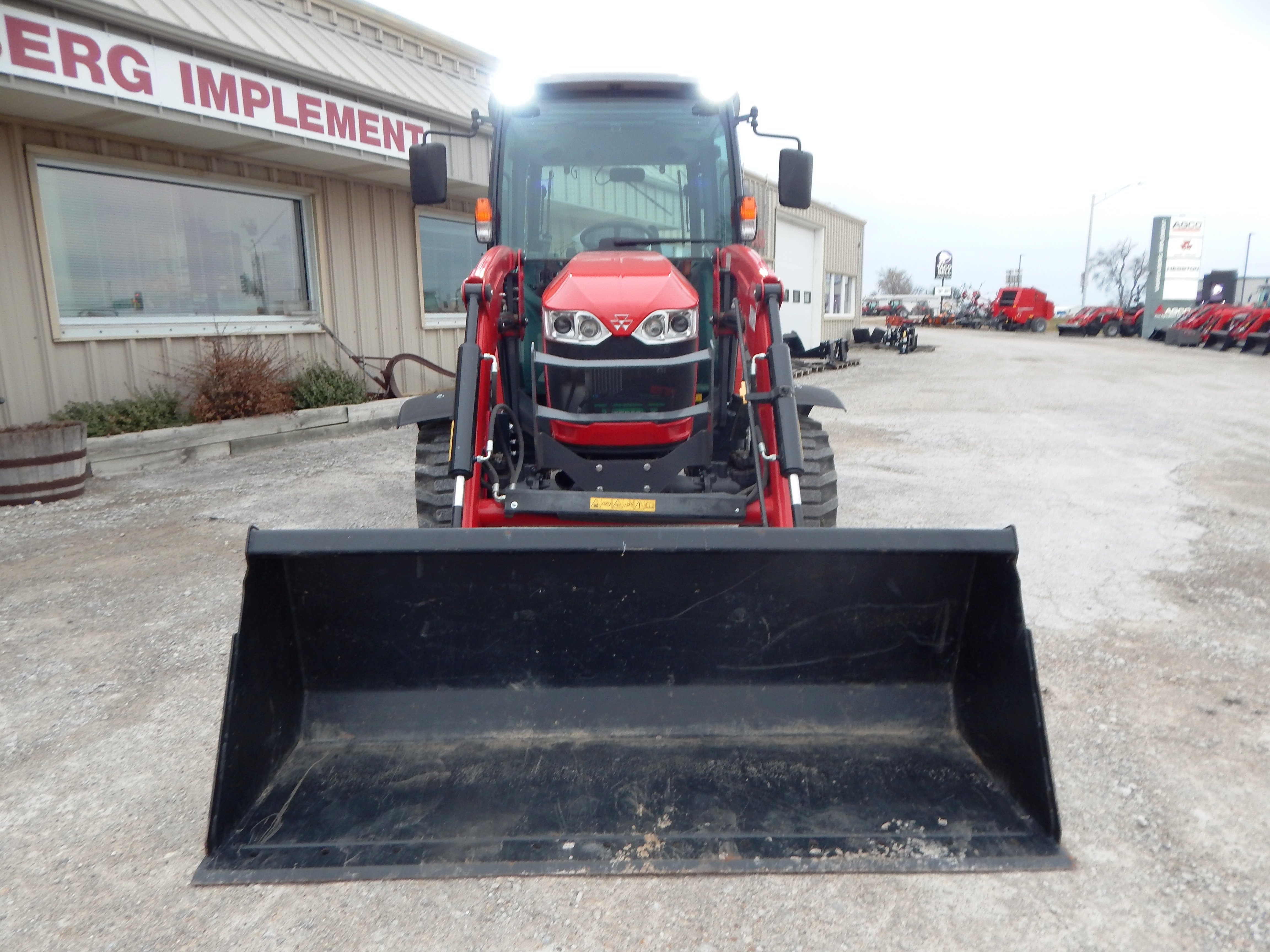 2022 Massey Ferguson 2860M eHydro Deluxe Cab Tractor
