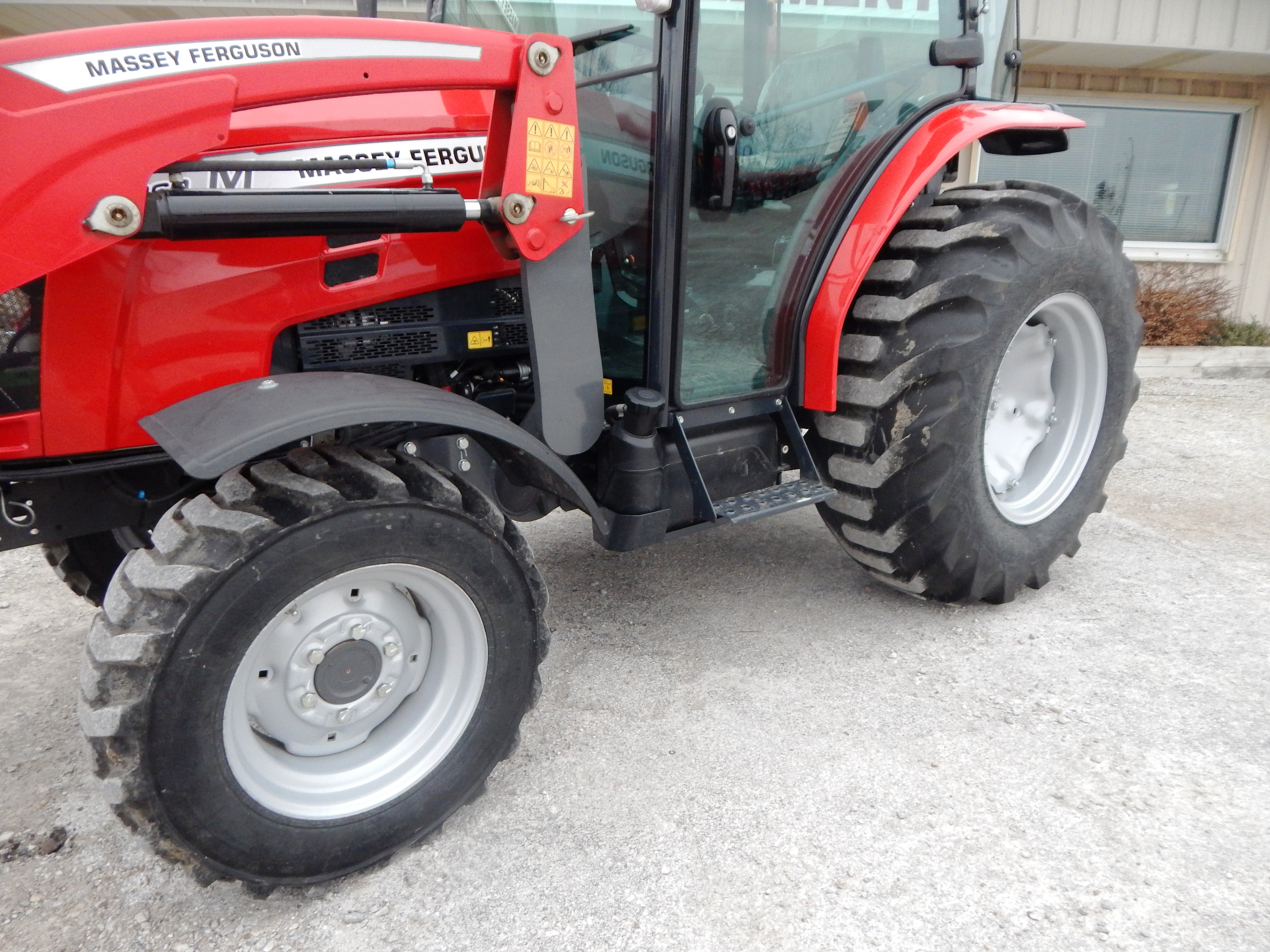 2022 Massey Ferguson 2860M eHydro Deluxe Cab Tractor