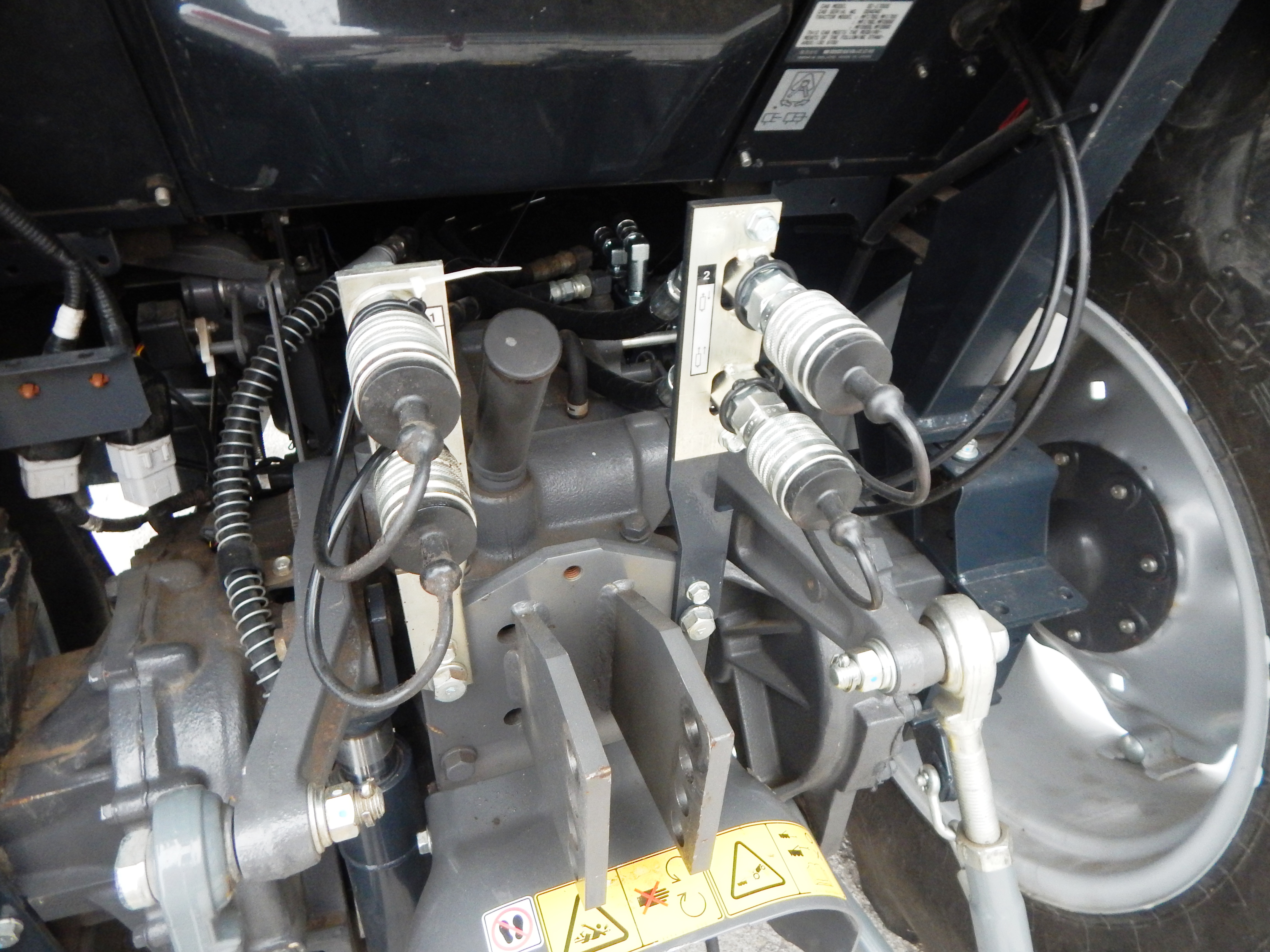 2022 Massey Ferguson 2860M eHydro Deluxe Cab Tractor