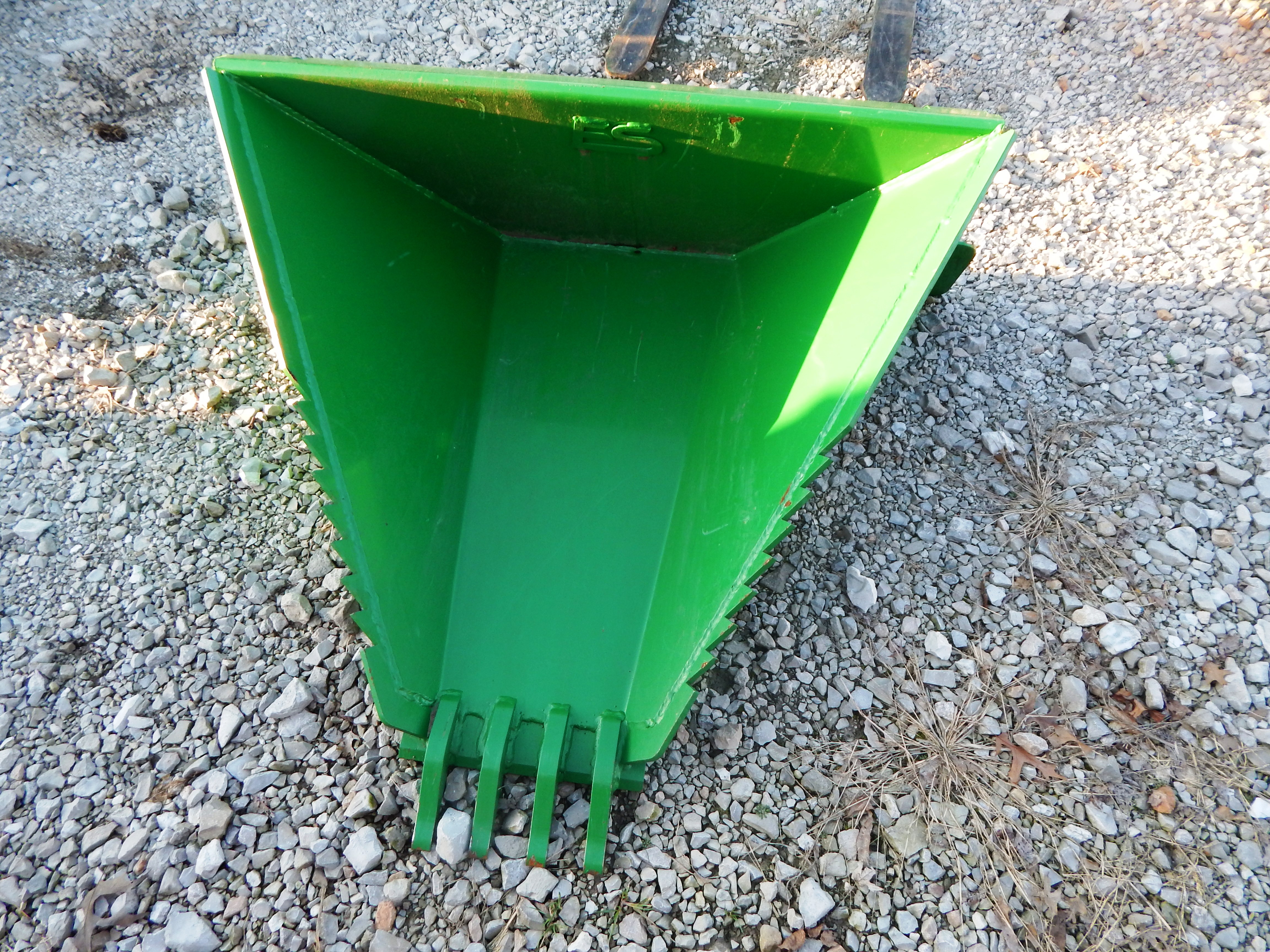 Misc John Deere Quick Attach Stump Bucket