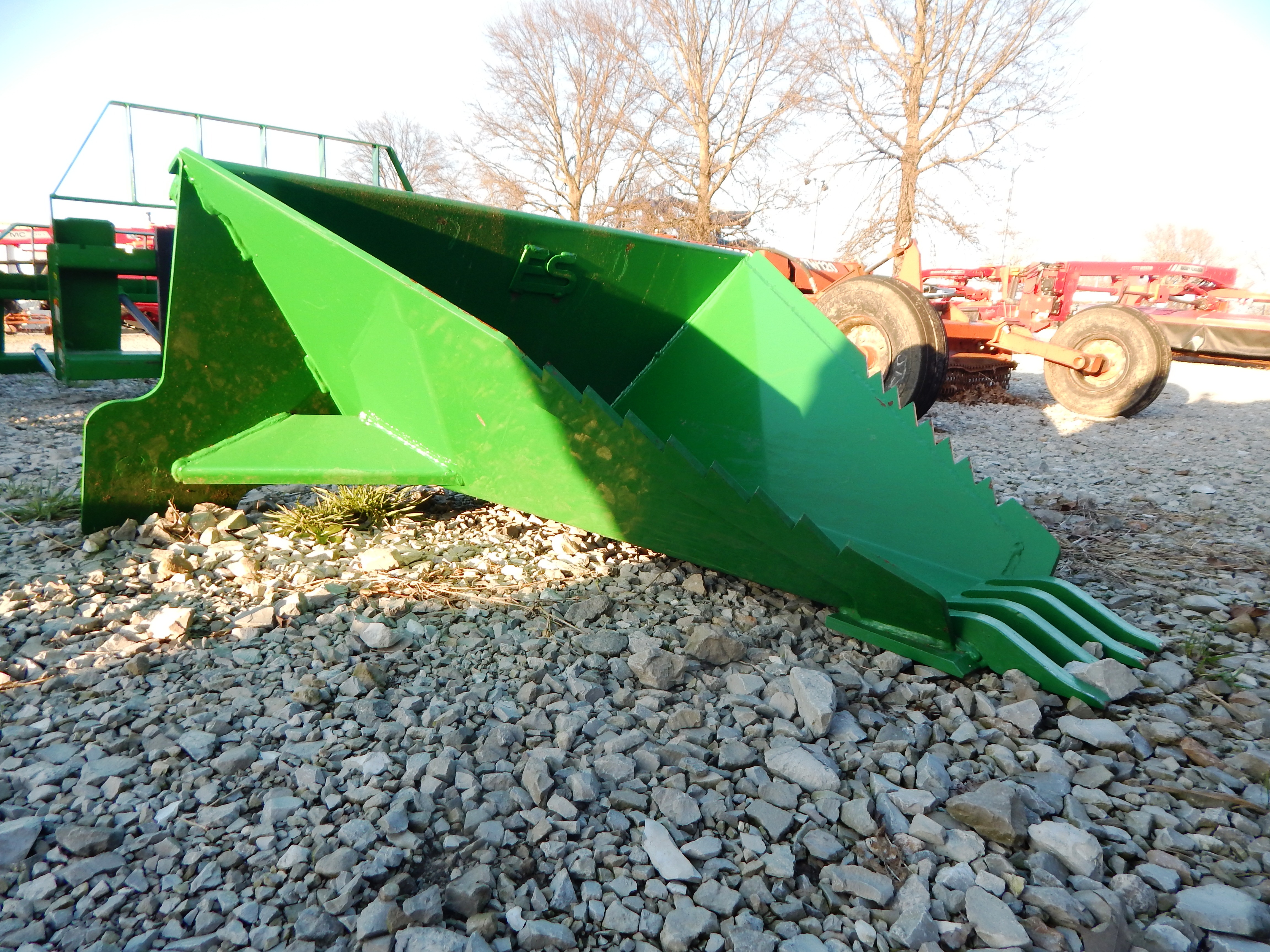 Misc John Deere Quick Attach Stump Bucket