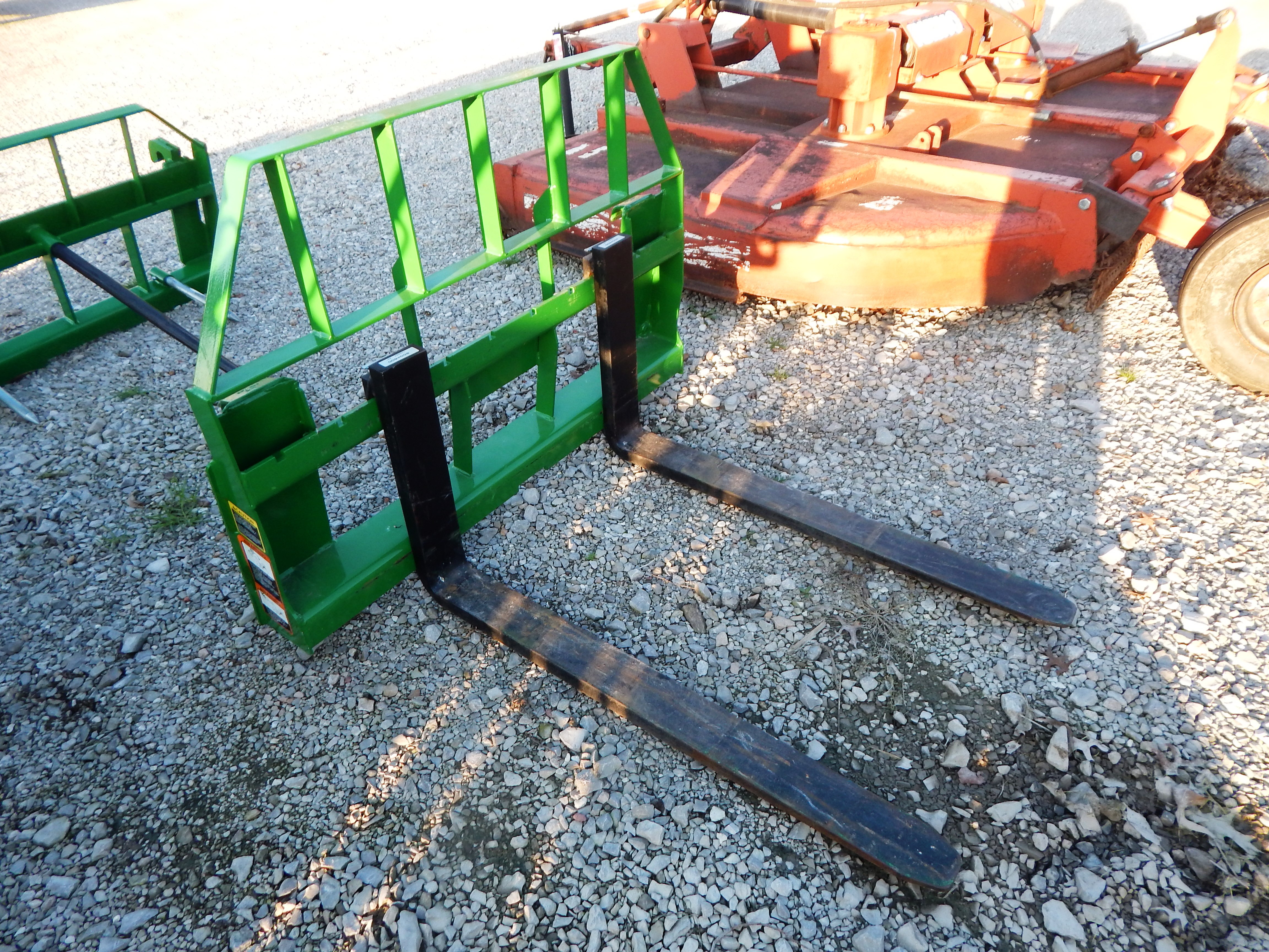 2024 Frontier AP12F Pallet Fork