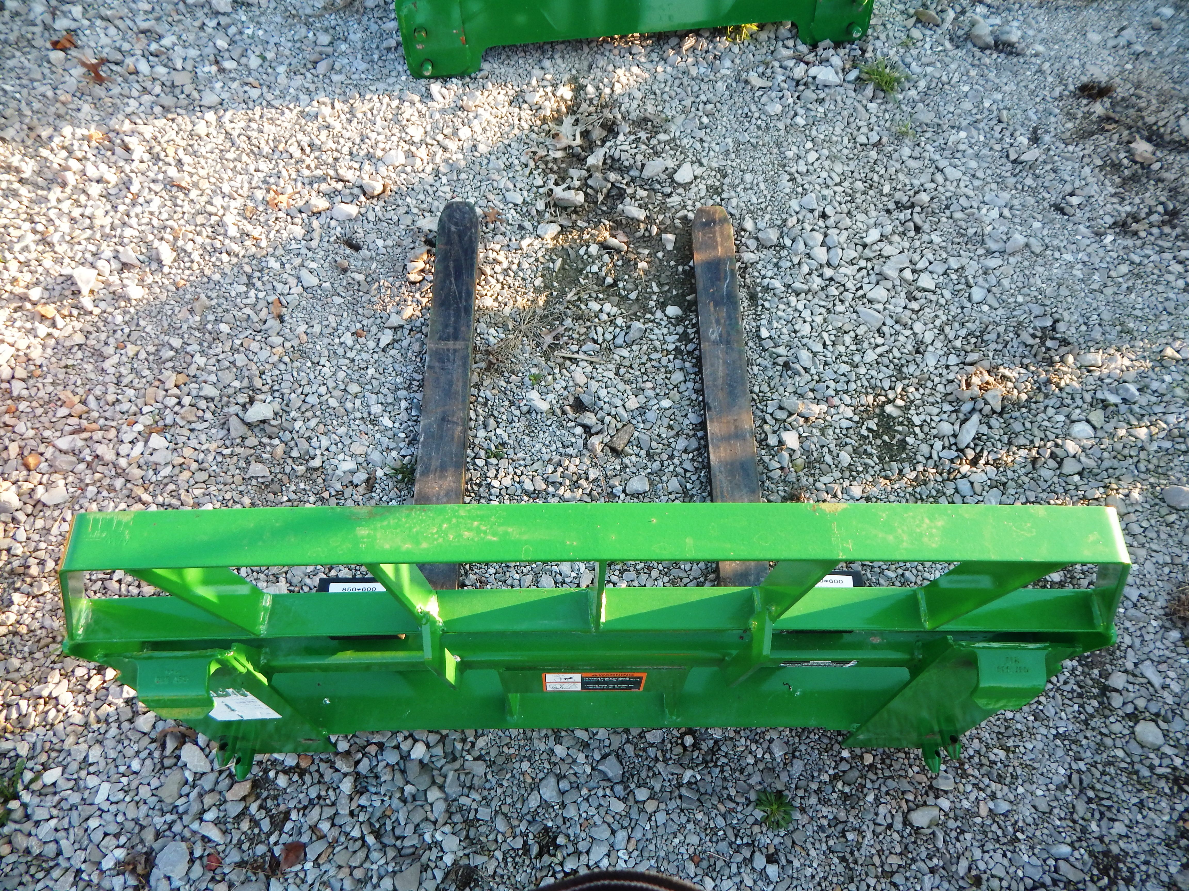 2024 Frontier AP12F Pallet Fork