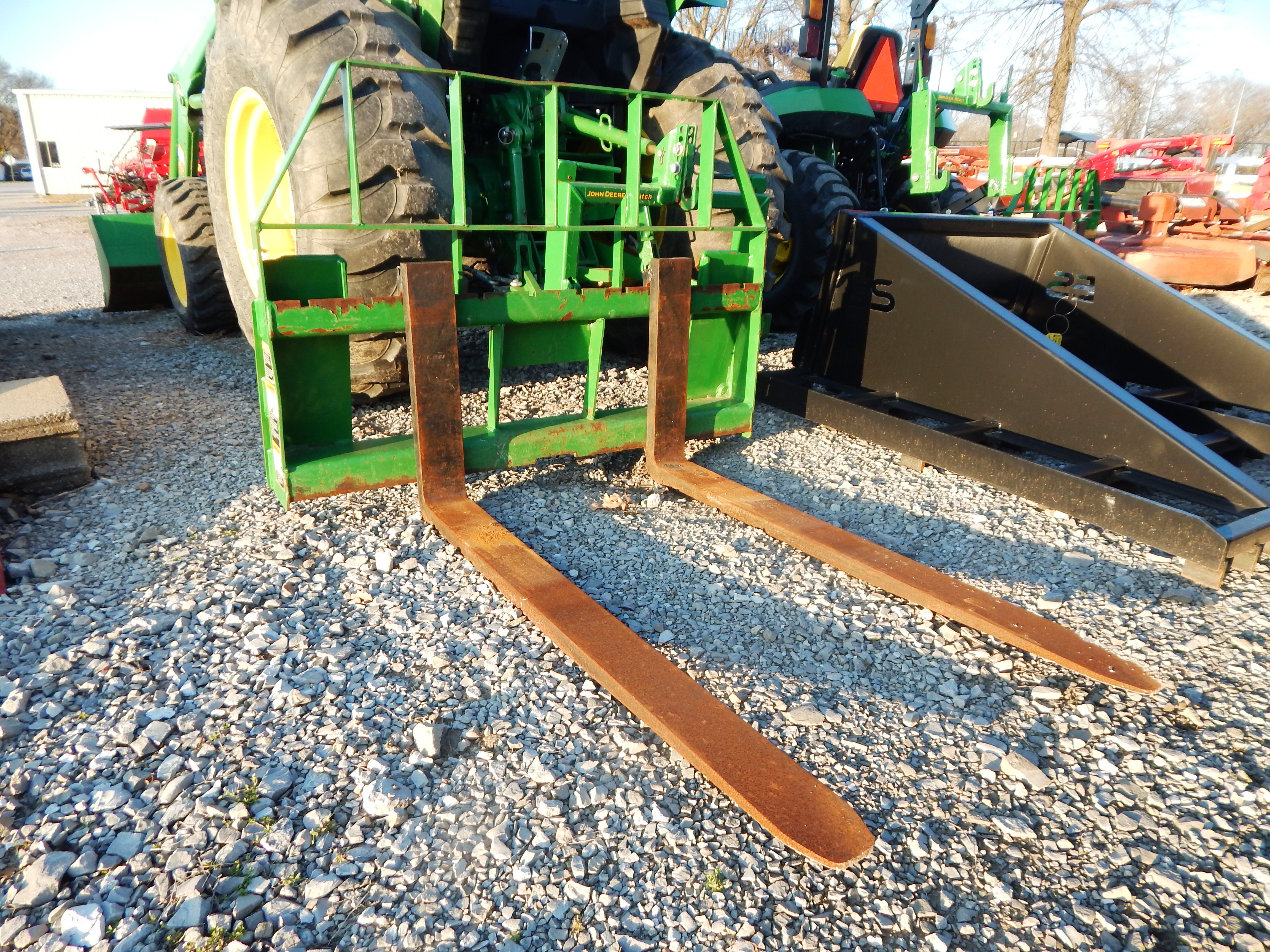 2020 Frontier AP12F Pallet Fork