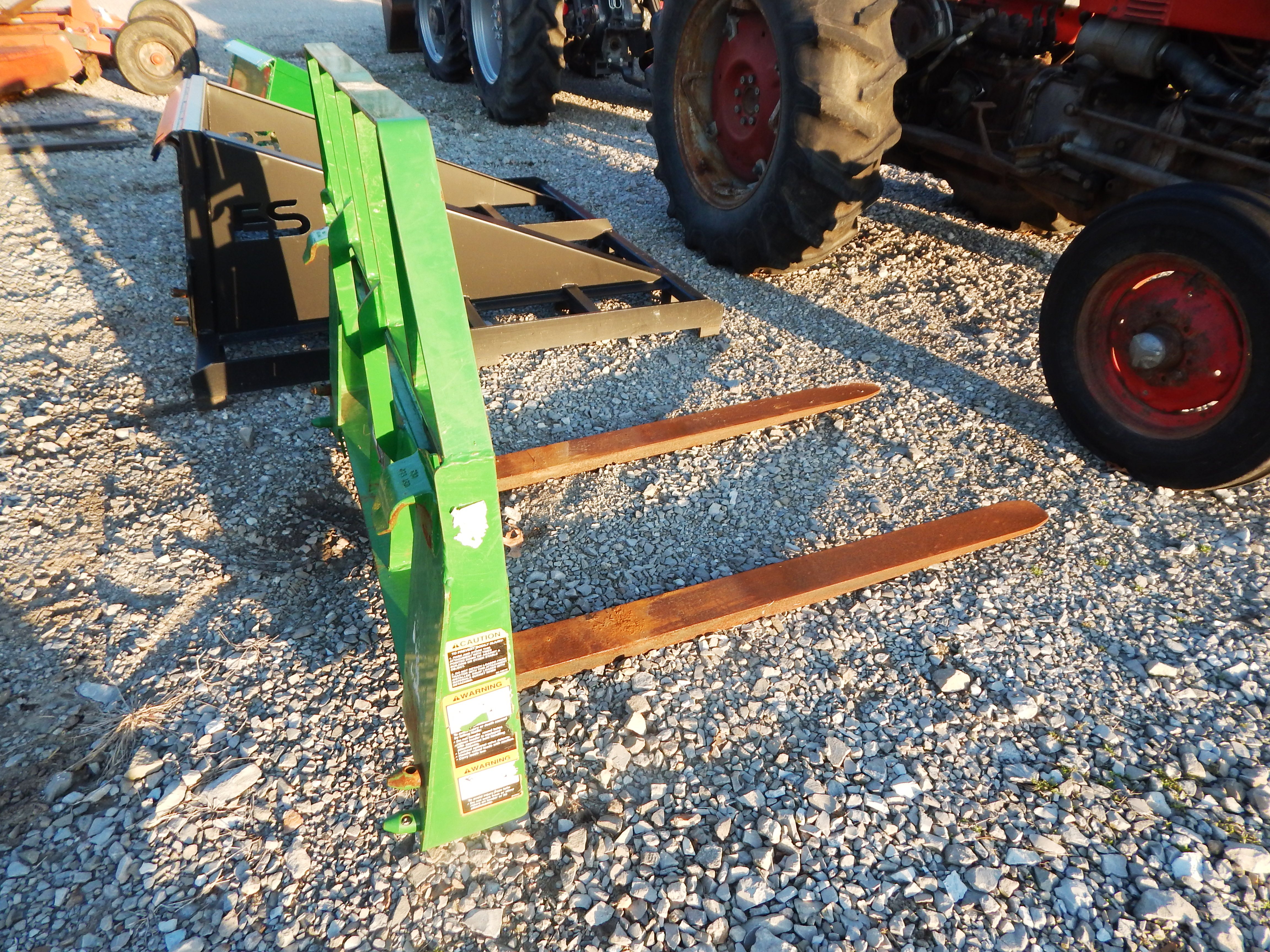 2020 Frontier AP12F Pallet Fork