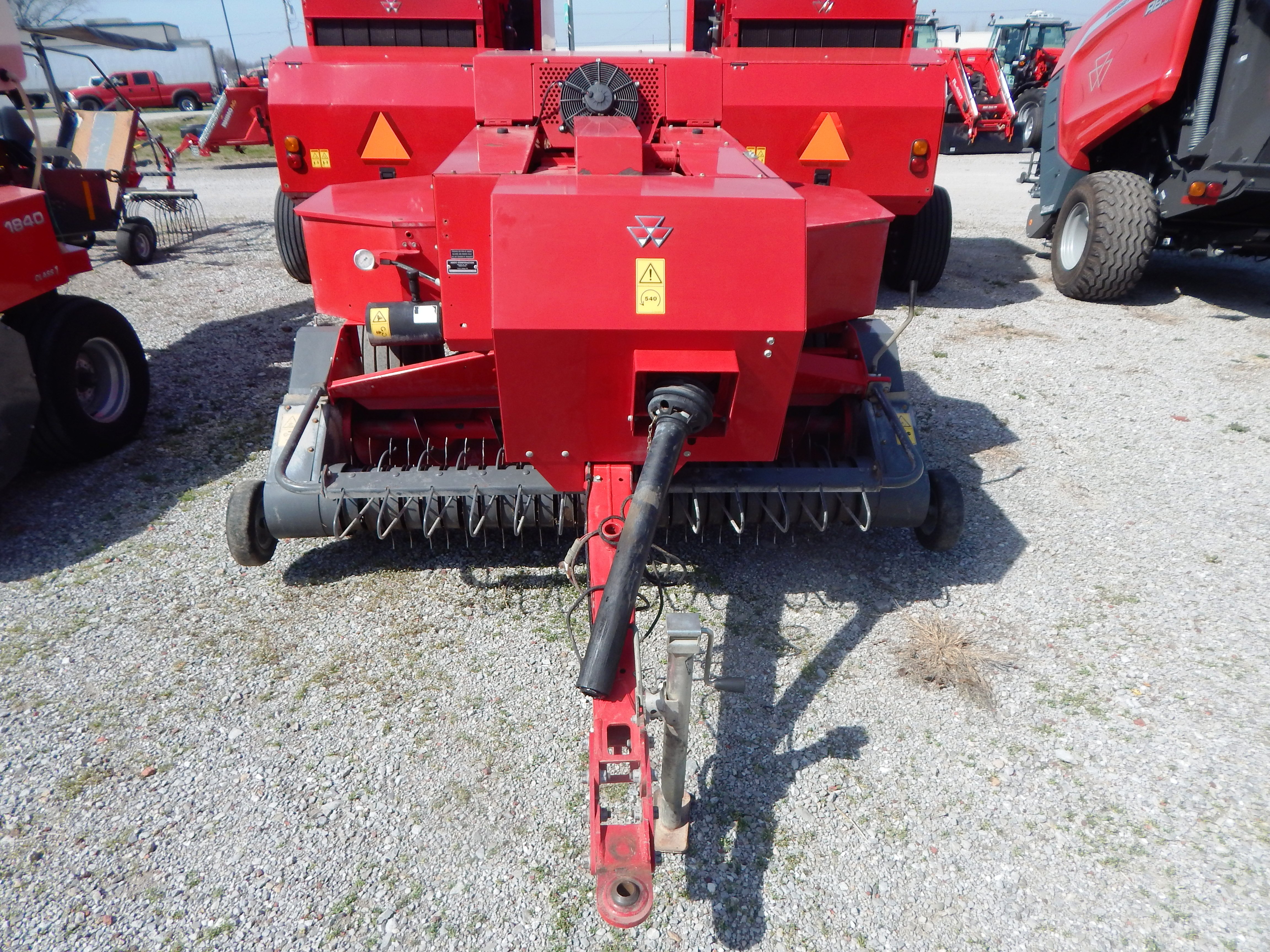 2016 Massey Ferguson 1840 Baler/Square
