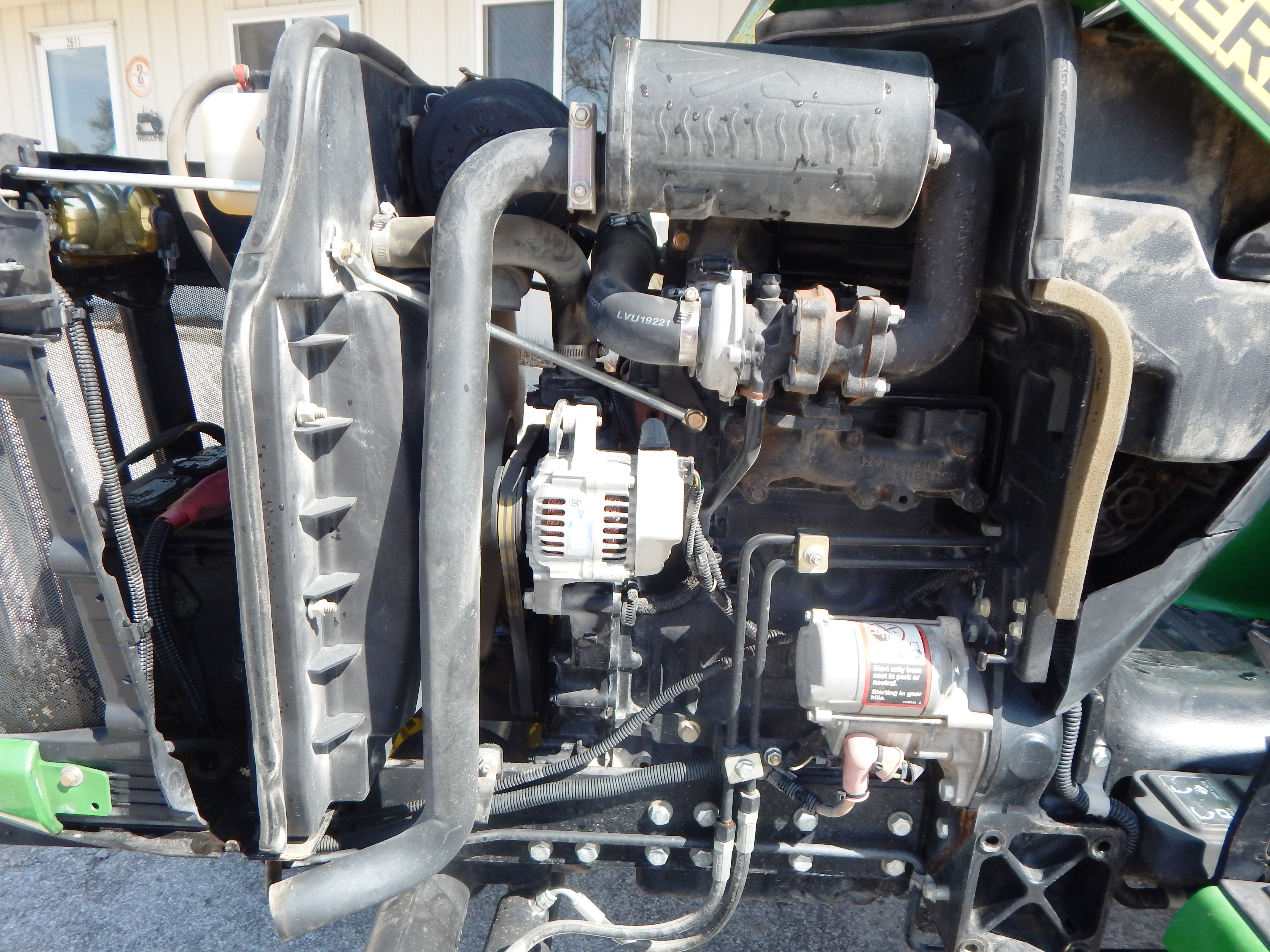 2013 John Deere 3038E Tractor