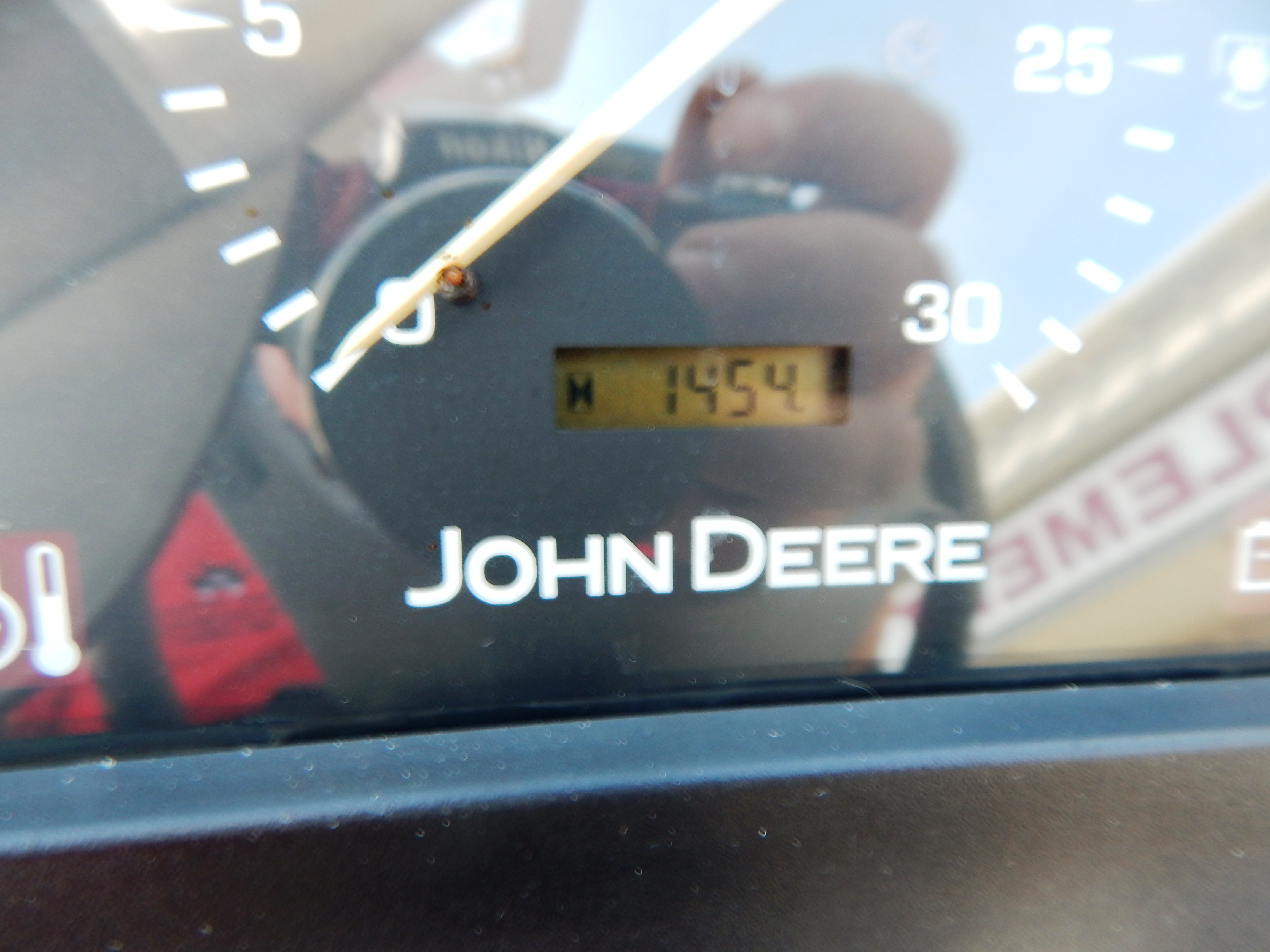 2013 John Deere 3038E Tractor