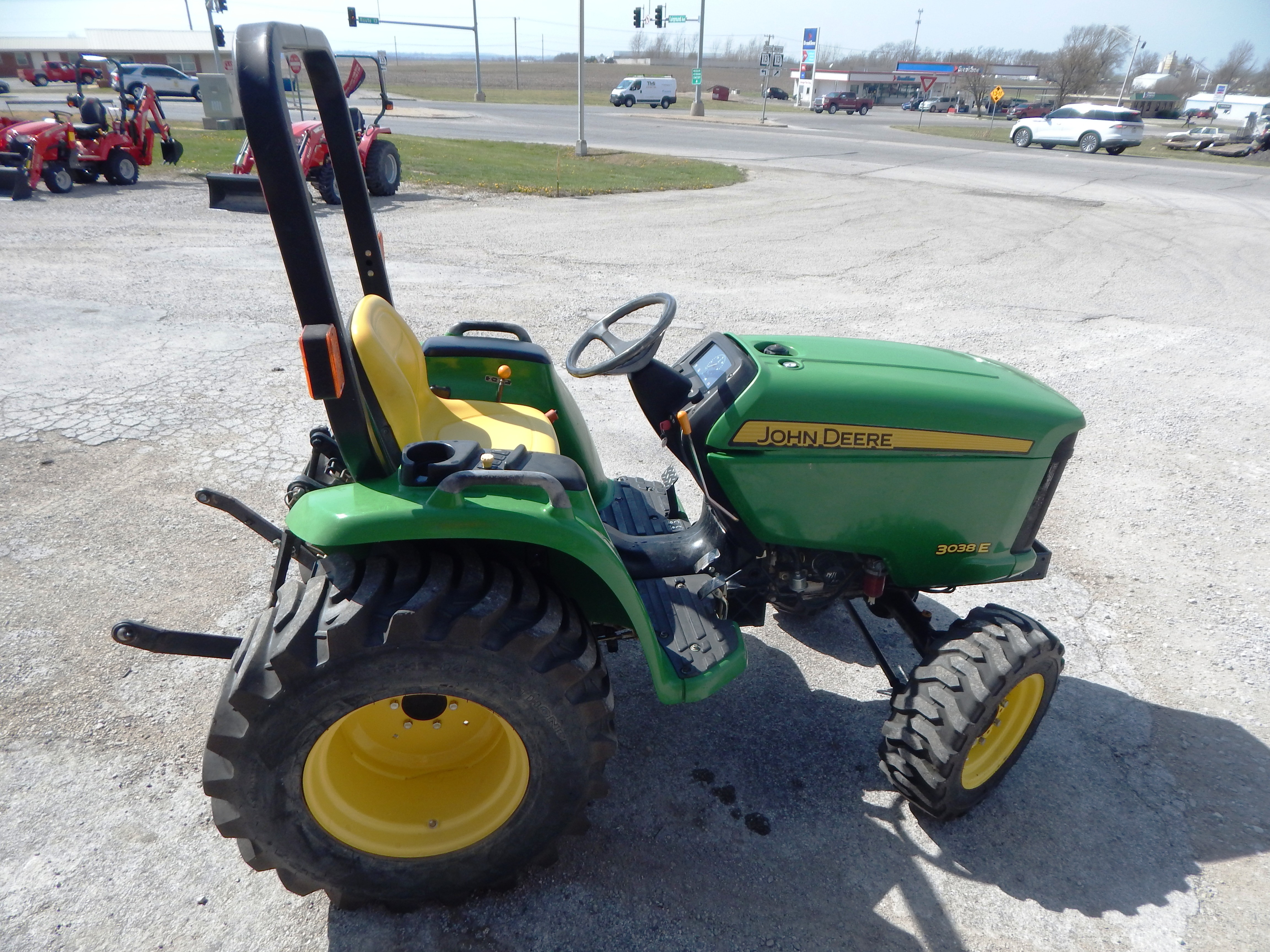 2013 John Deere 3038E Tractor