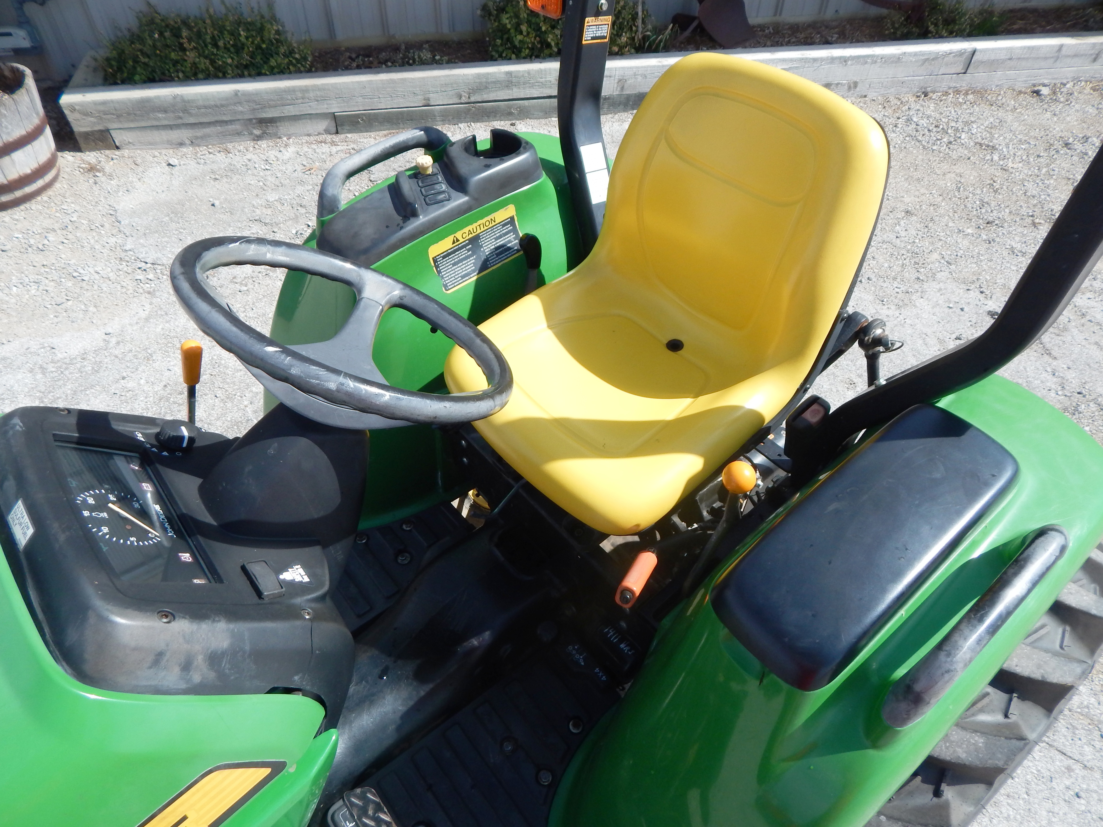 2013 John Deere 3038E Tractor