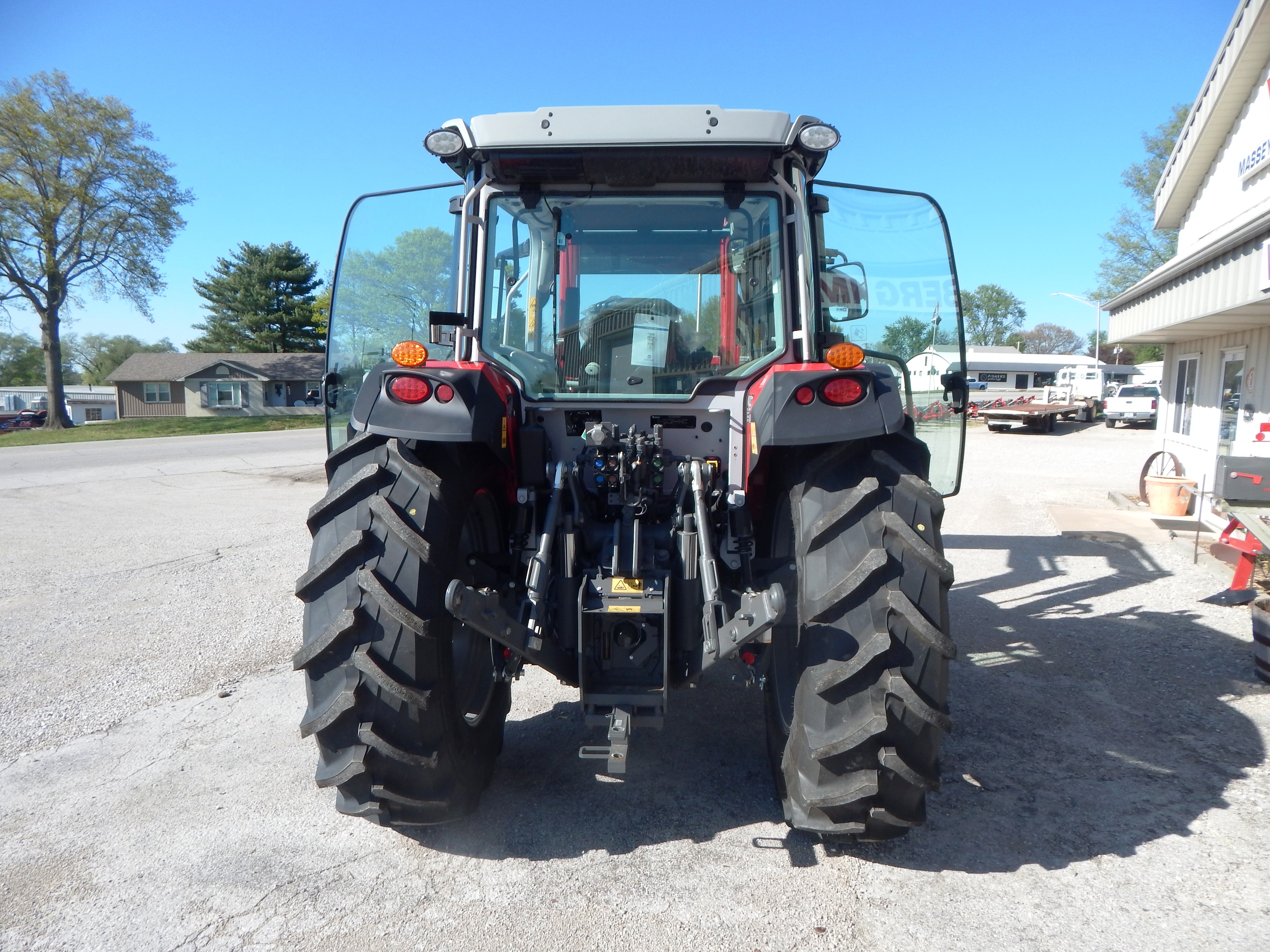 2026 Massey Ferguson 5M.145 Dyna4 Tractor