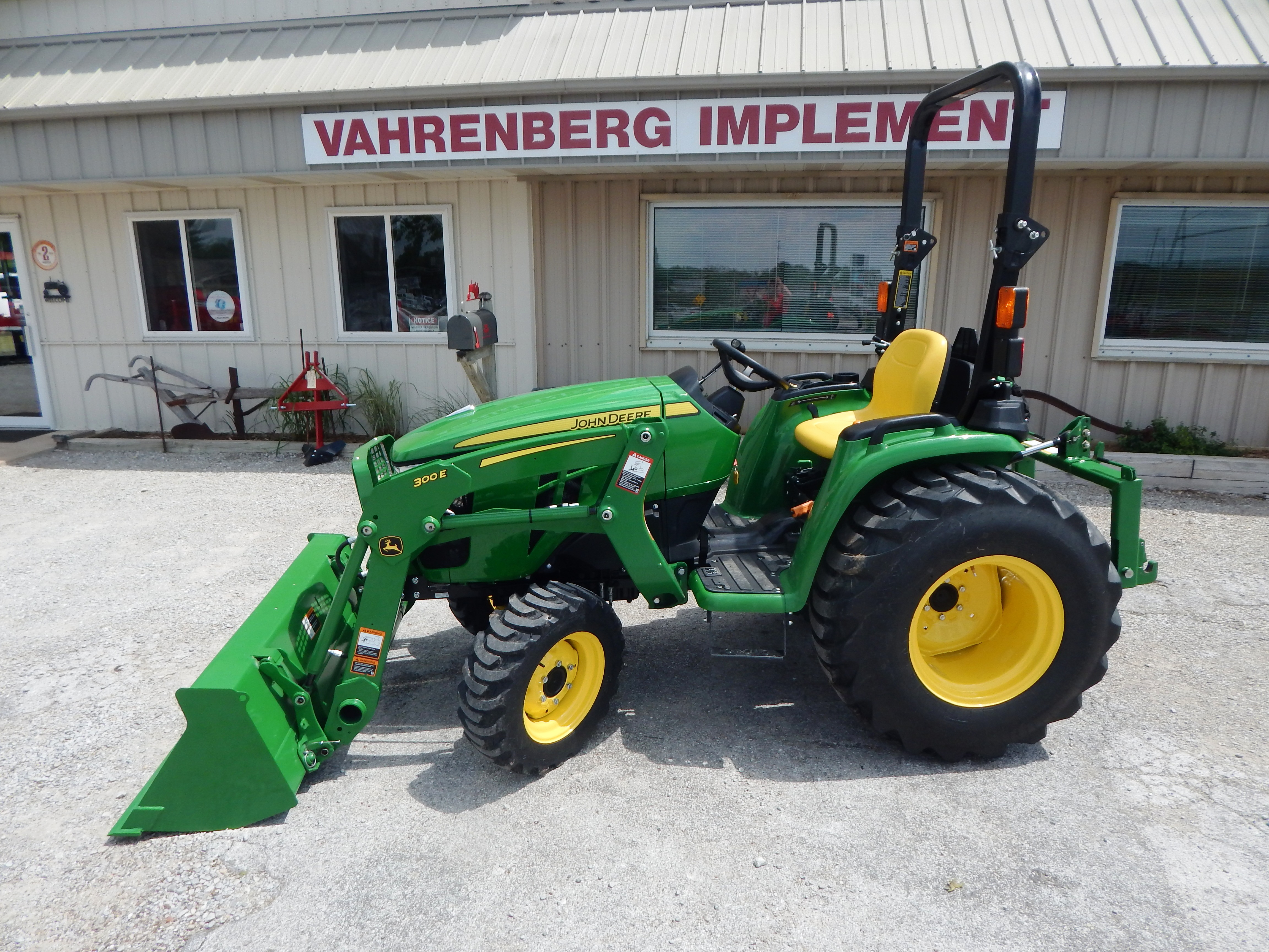 2025 John Deere 3032E Tractor