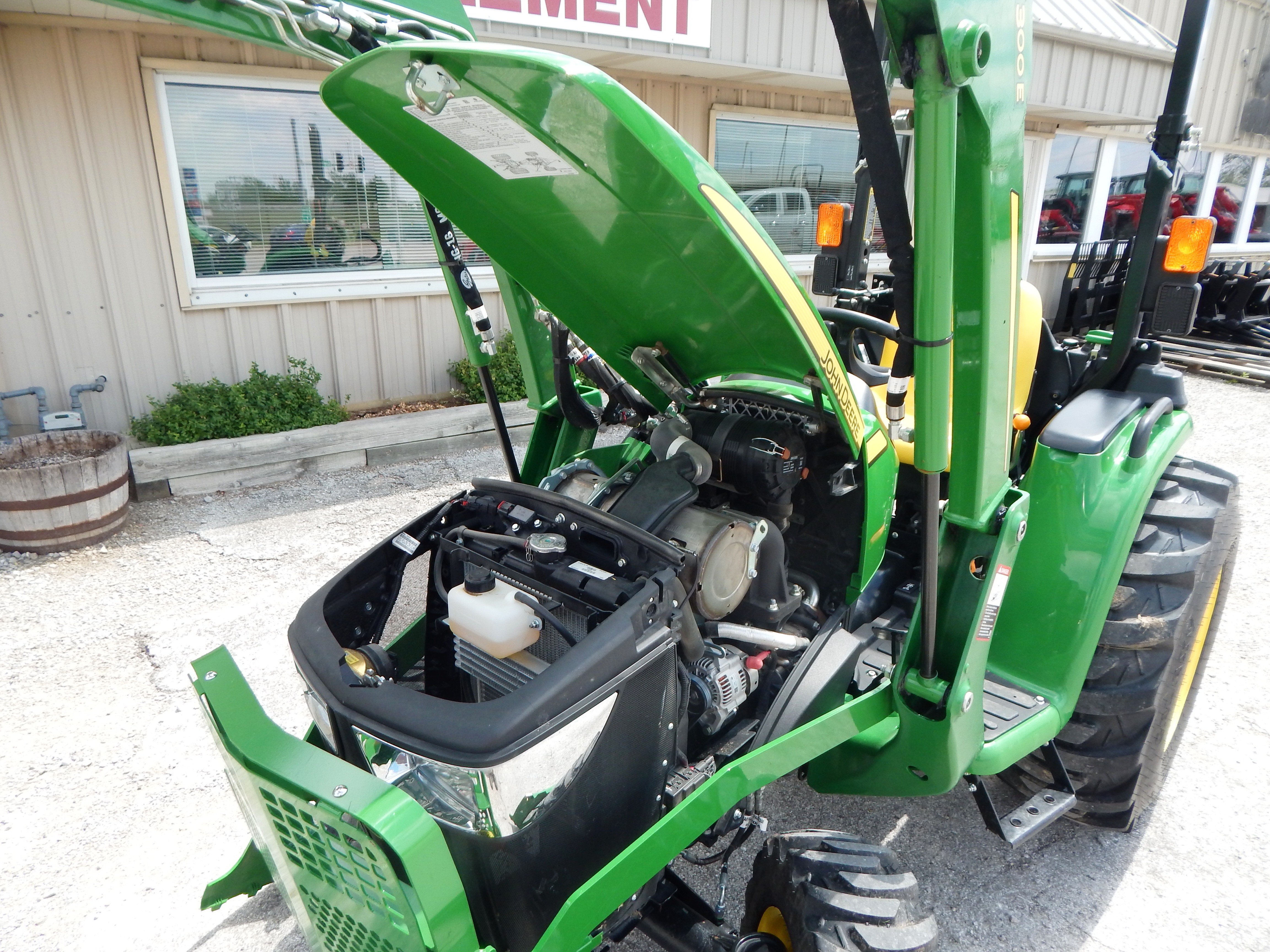 2025 John Deere 3032E Tractor