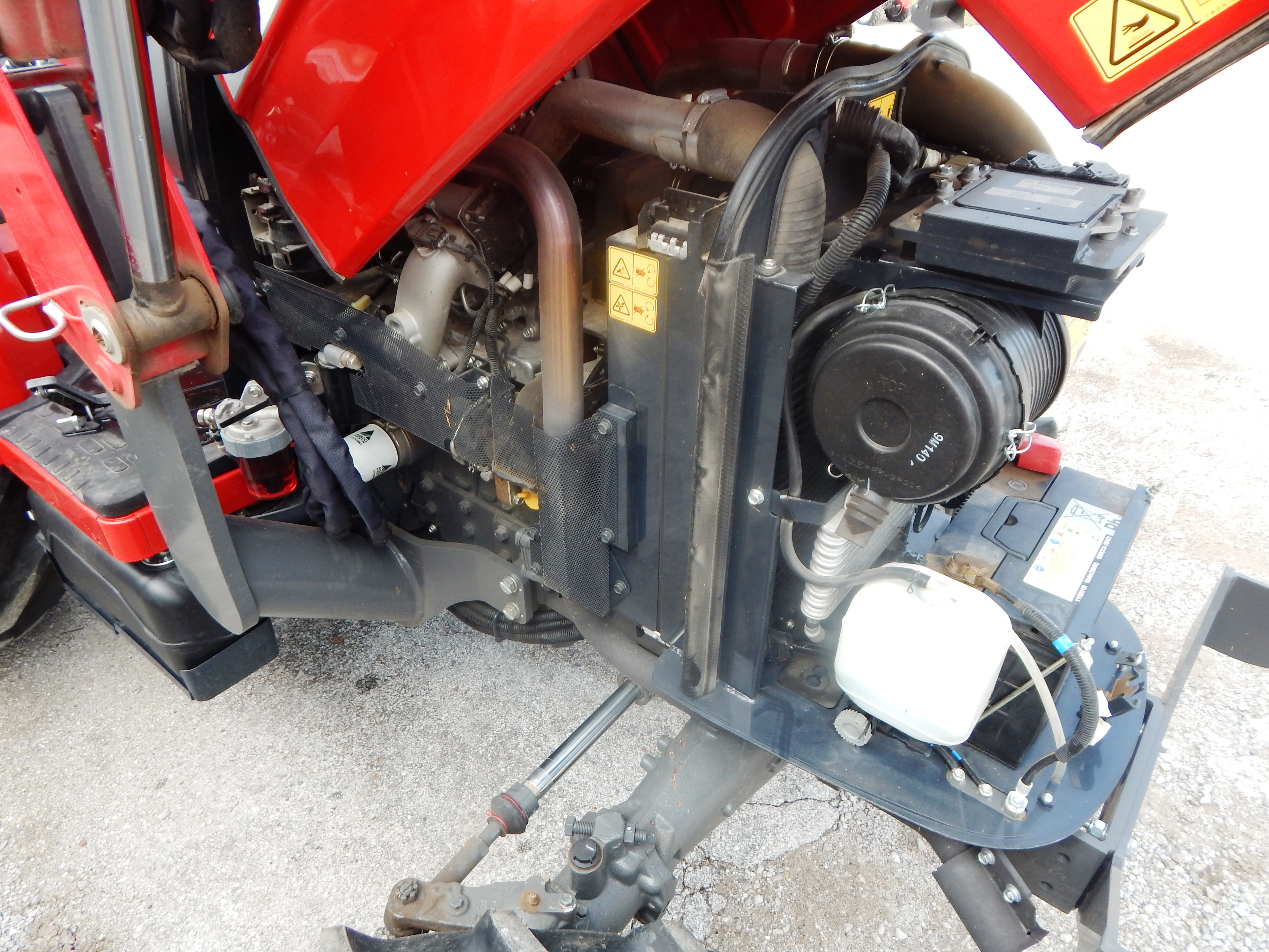 2022 Massey Ferguson 2860E SynchroShuttle Tractor