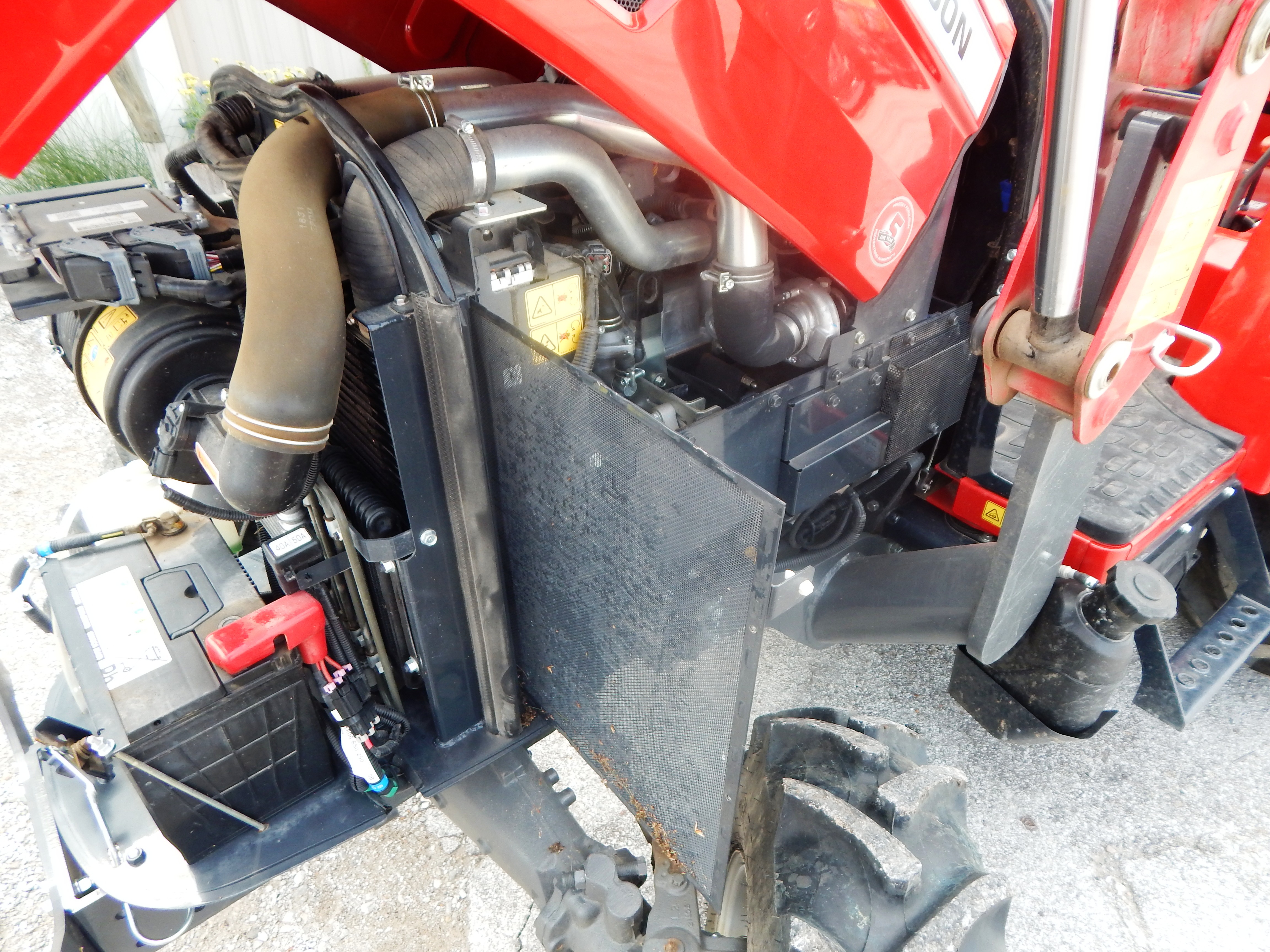 2022 Massey Ferguson 2860E SynchroShuttle Tractor