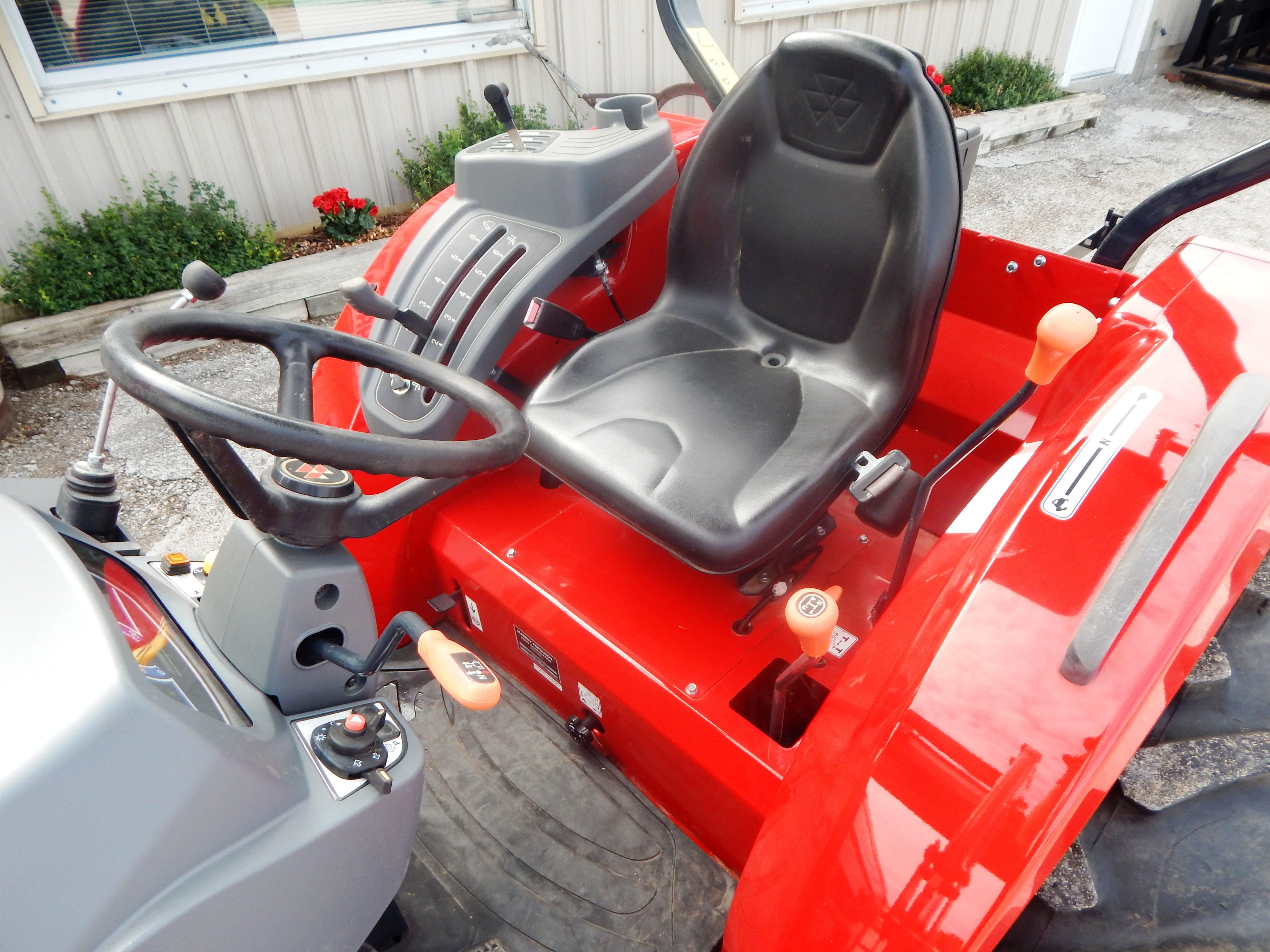 2022 Massey Ferguson 2860E SynchroShuttle Tractor