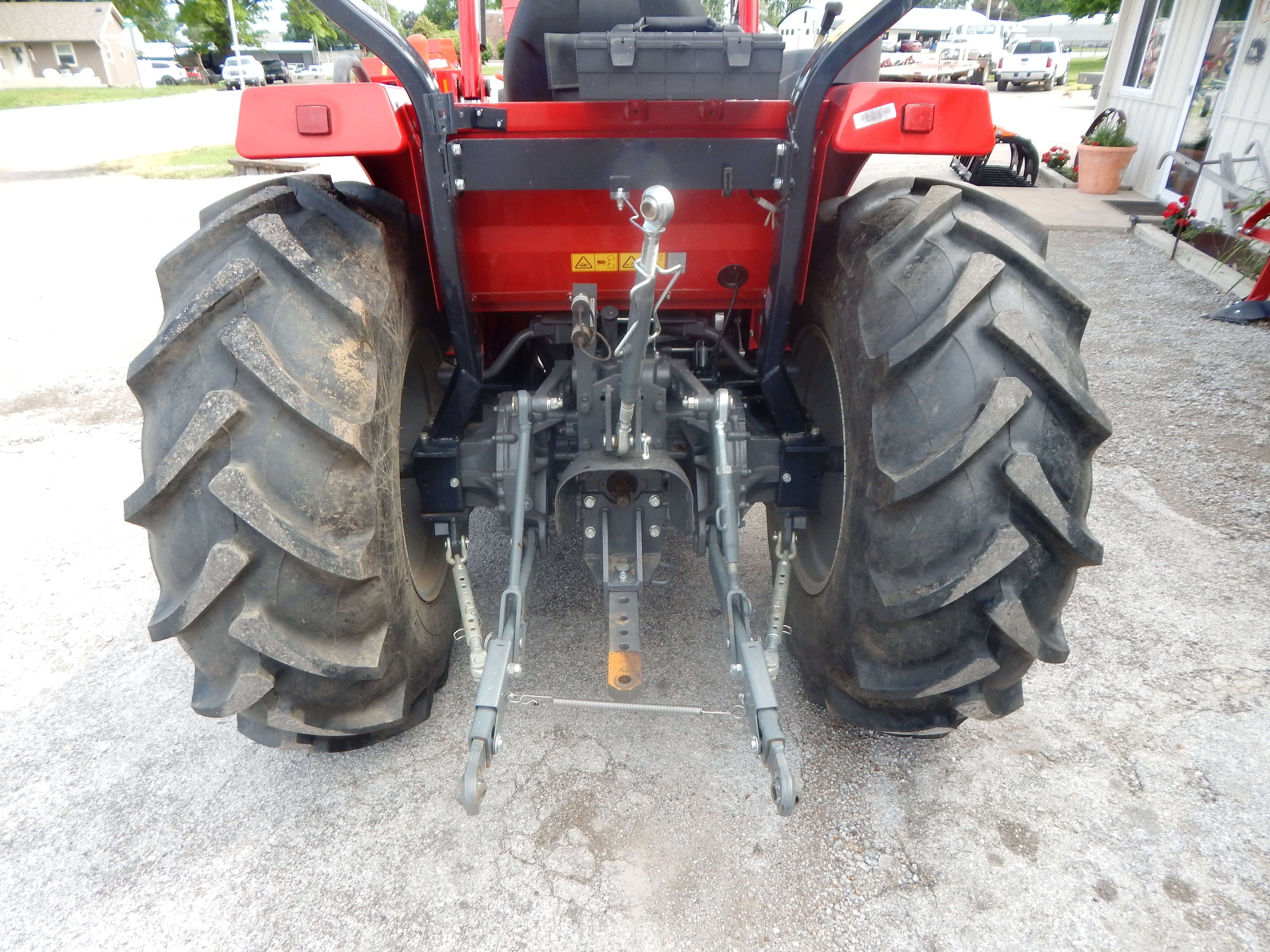 2022 Massey Ferguson 2860E SynchroShuttle Tractor