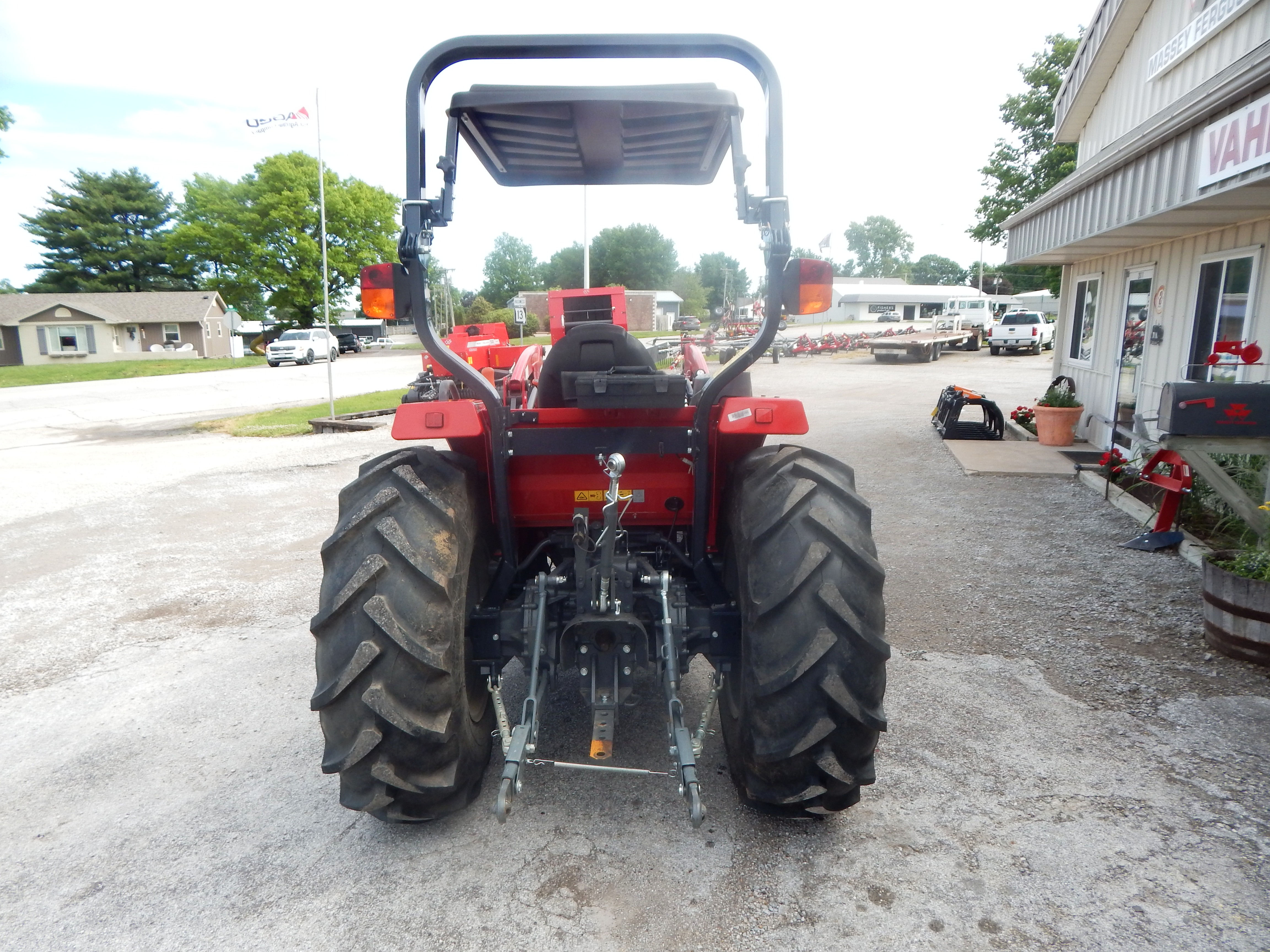 2022 Massey Ferguson 2860E SynchroShuttle Tractor