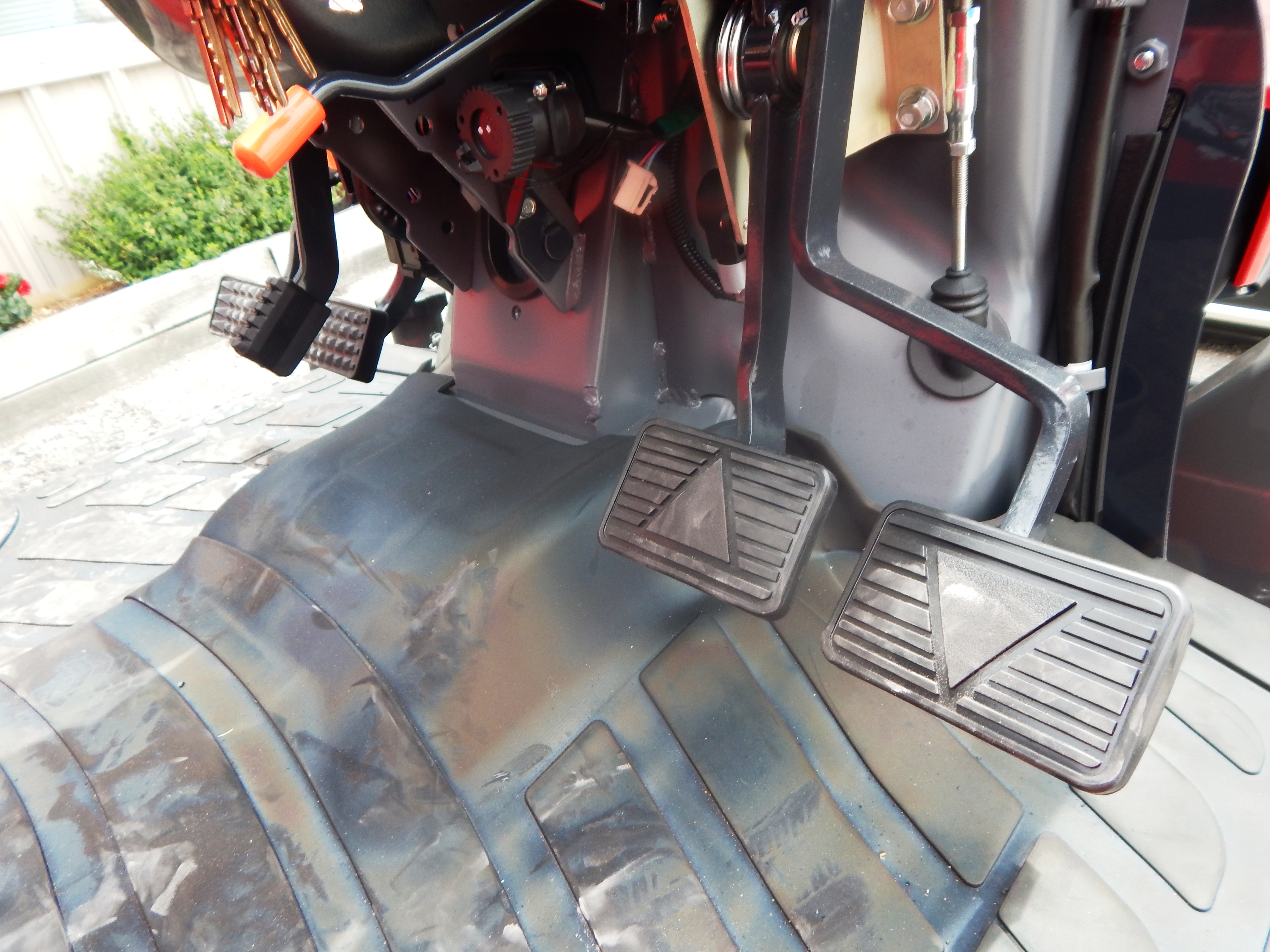 2026 Massey Ferguson 1M.35 eHydro Tractor