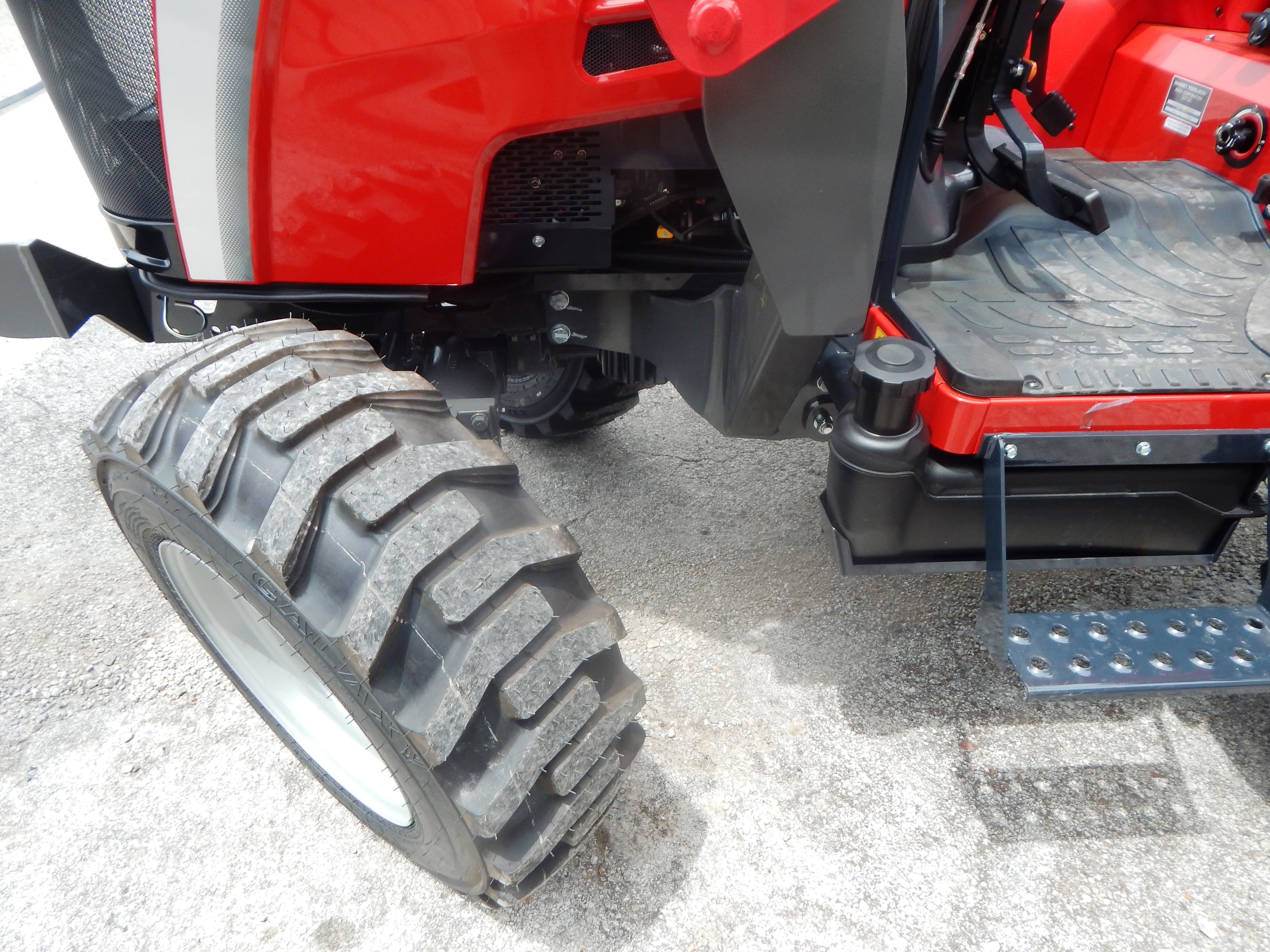 2026 Massey Ferguson 1M.35 eHydro Tractor
