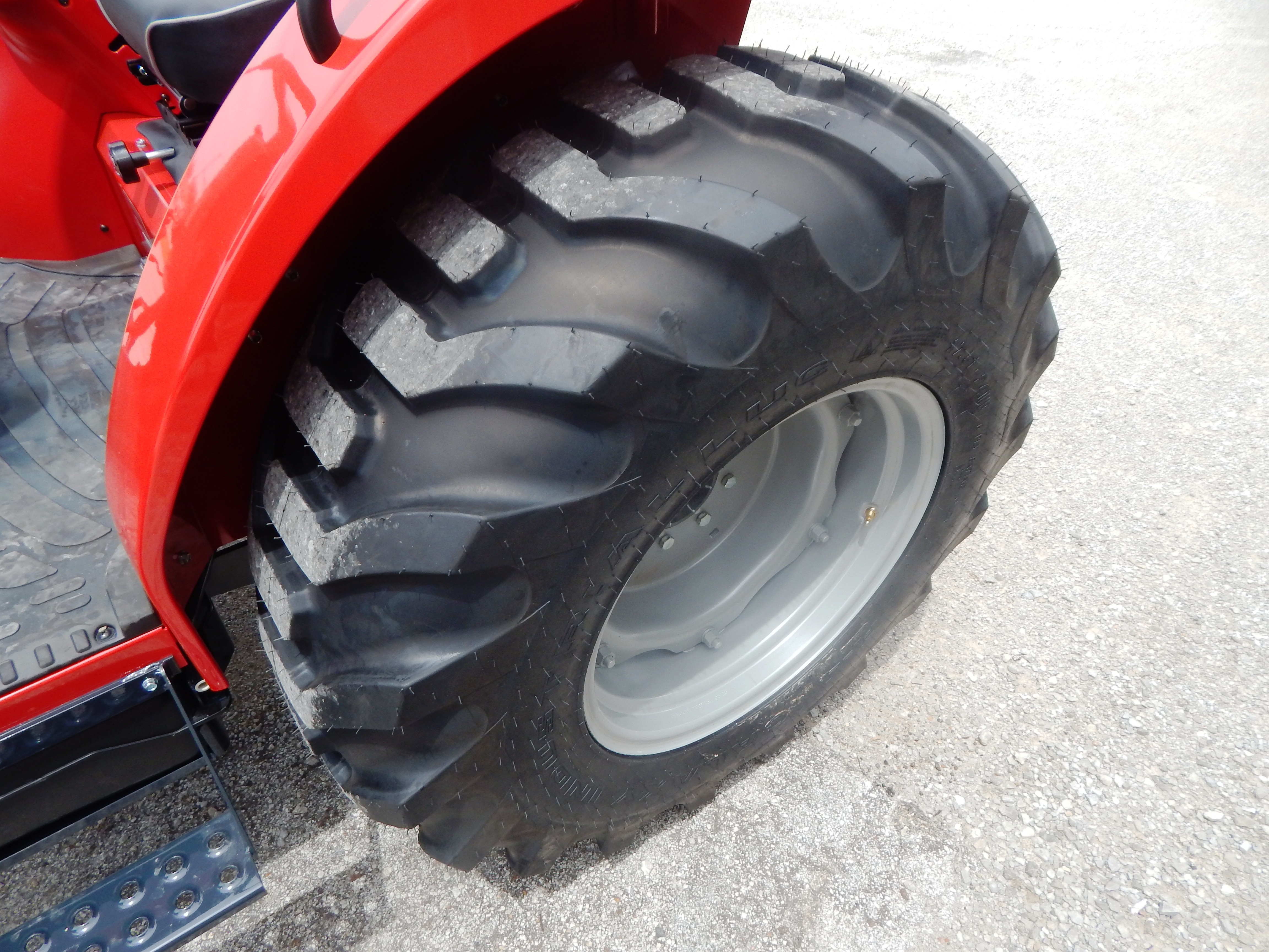 2026 Massey Ferguson 1M.35 eHydro Tractor