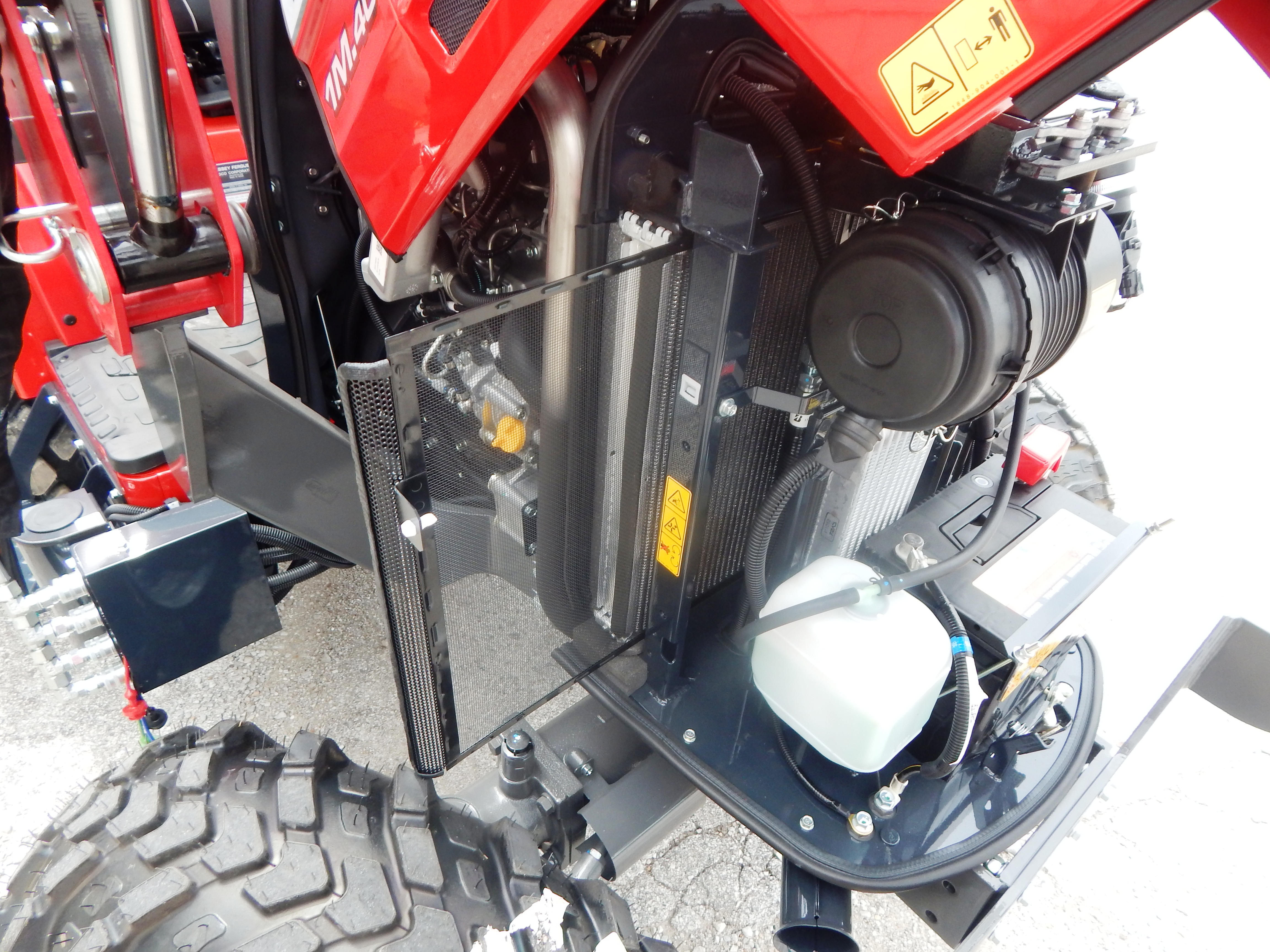 2026 Massey Ferguson 1M.40 eHydro Tractor