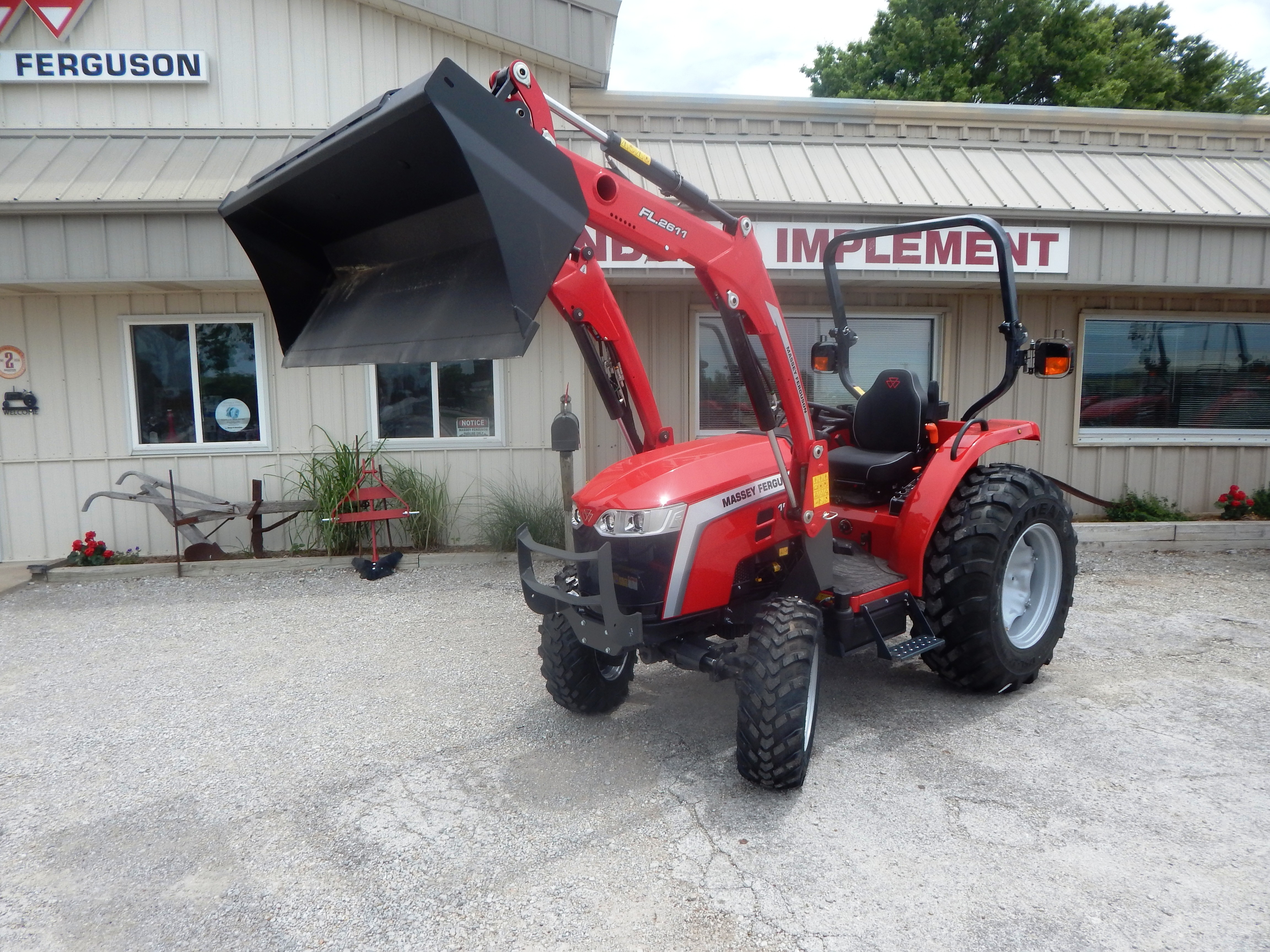 2026 Massey Ferguson 1M.40 eHydro Tractor