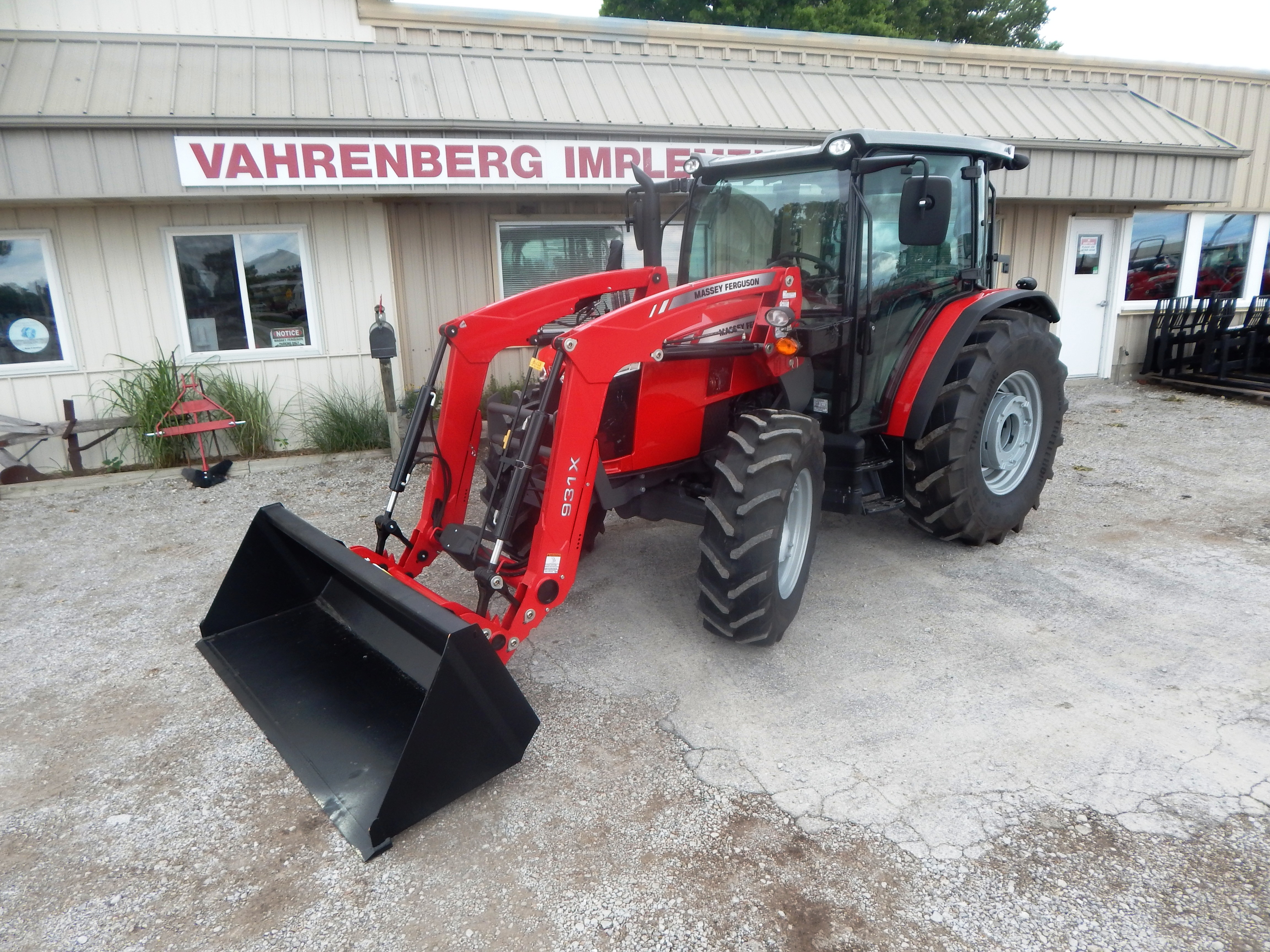 2026 Massey Ferguson 4707 Global Tractor