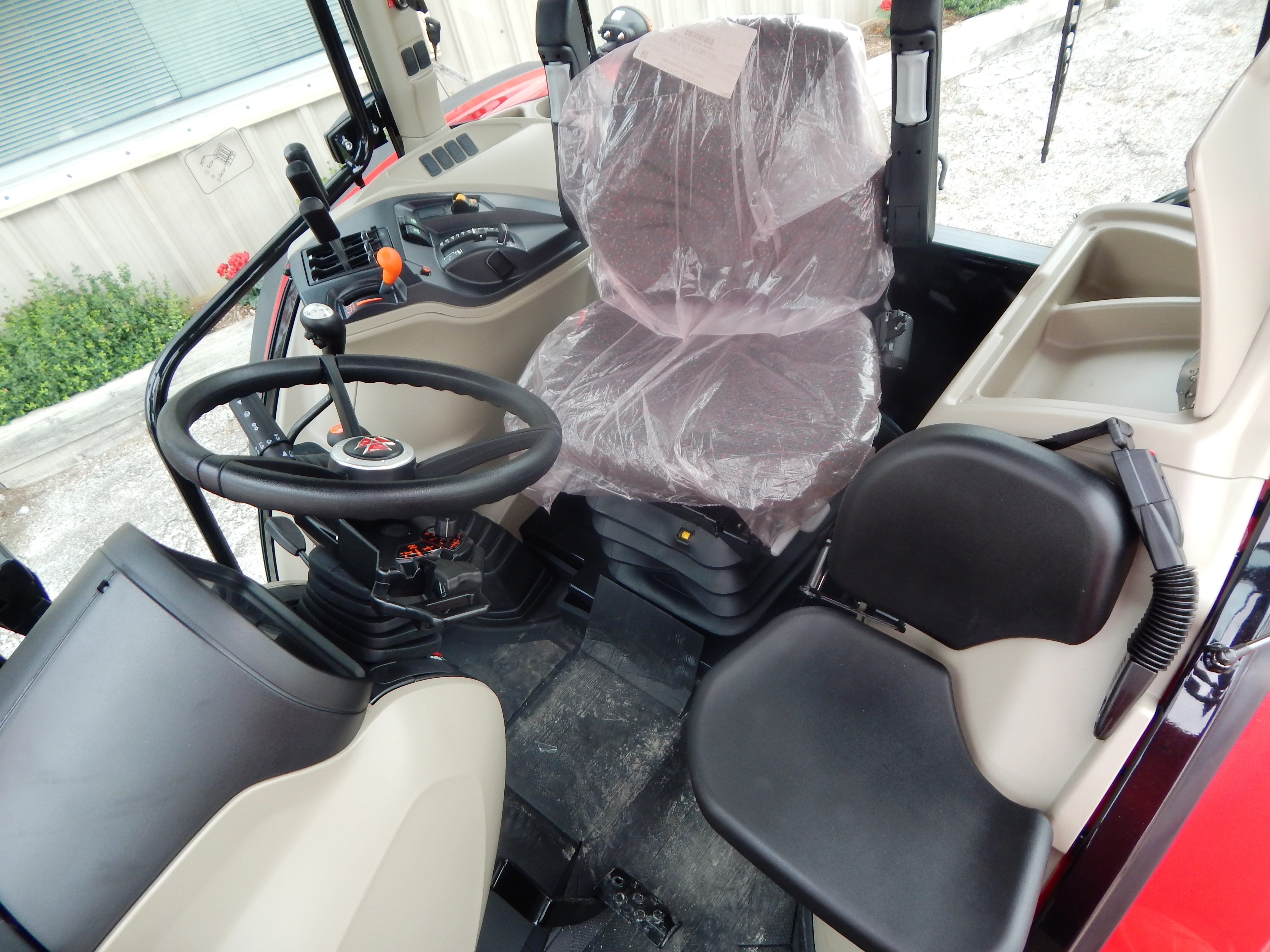 2026 Massey Ferguson 4707 Global Tractor